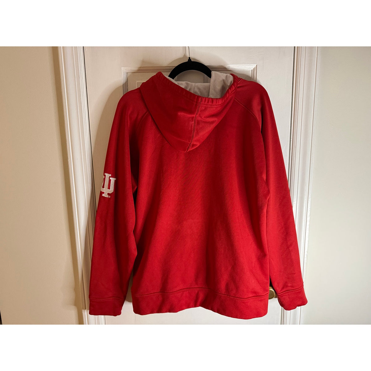 Men's Indiana Hoosiers Hoodie with front pocket - Size Medium