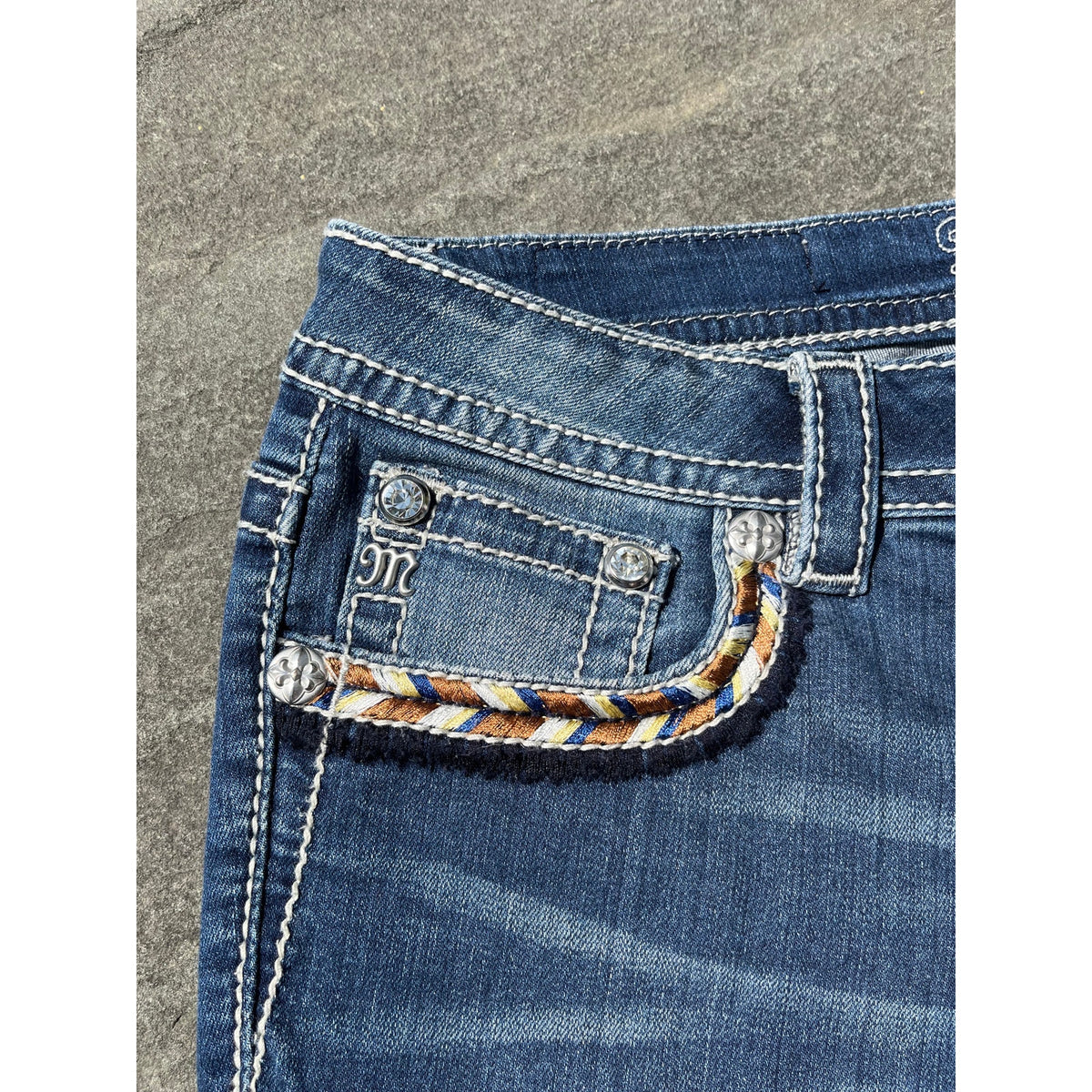 💎 Y2K Miss Me Embellished Winged Bermuda Shorts Size 30 💎