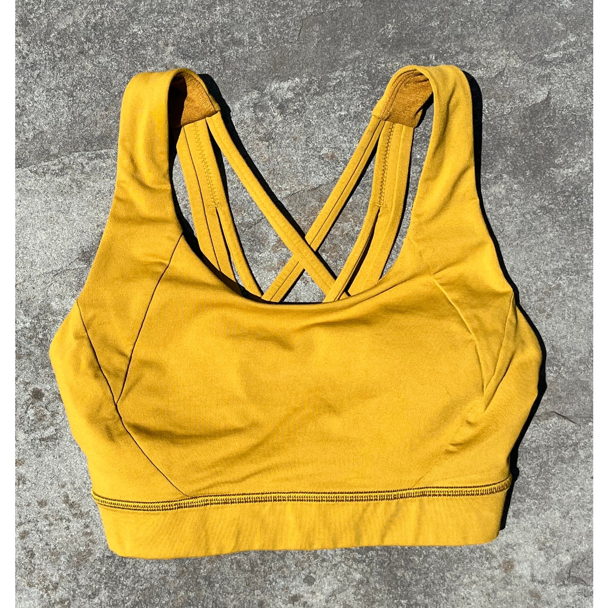 Lululemon Energy Bra Gold Metallic Racerback Medium Support Athletic Essential ✨
