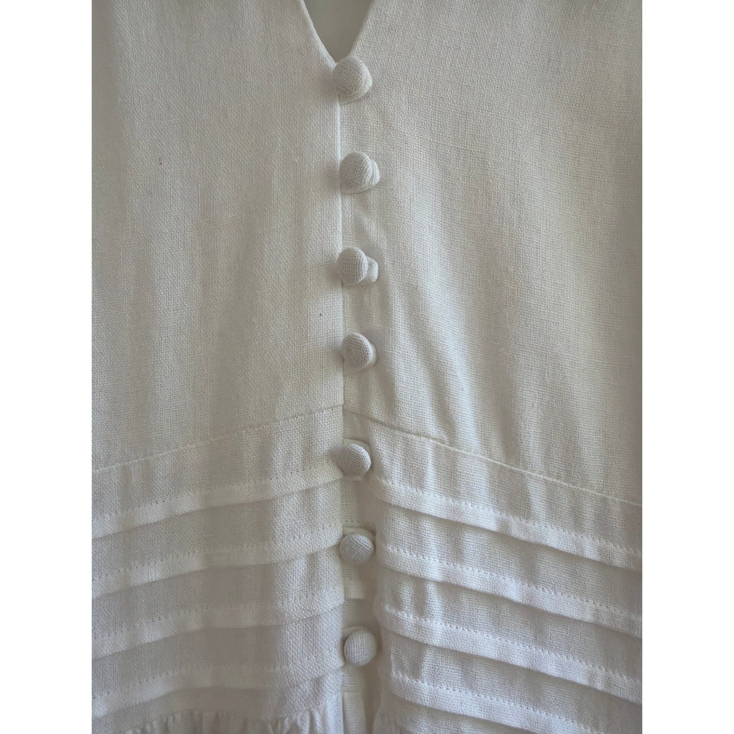 Taylor Size 4 Short Sleeve Front Button White Dress With Floral Lace Detailing and Pockets