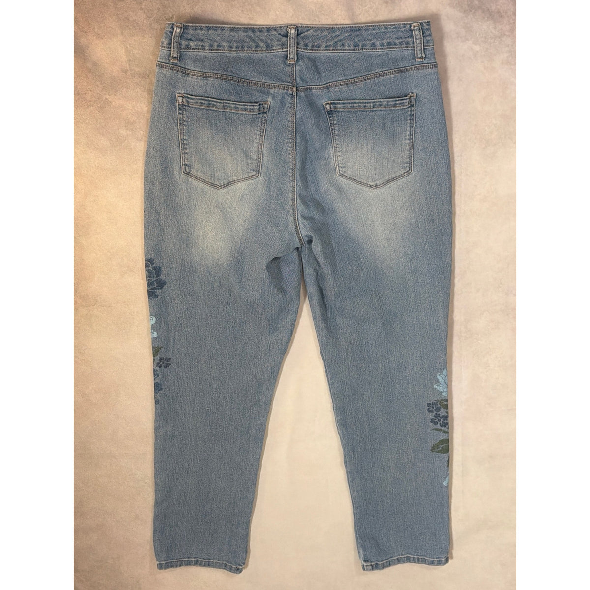 Style & Co Curvy Boyfriend Jeans Womens 10 Floral Embroidered Light Wash Crop 10