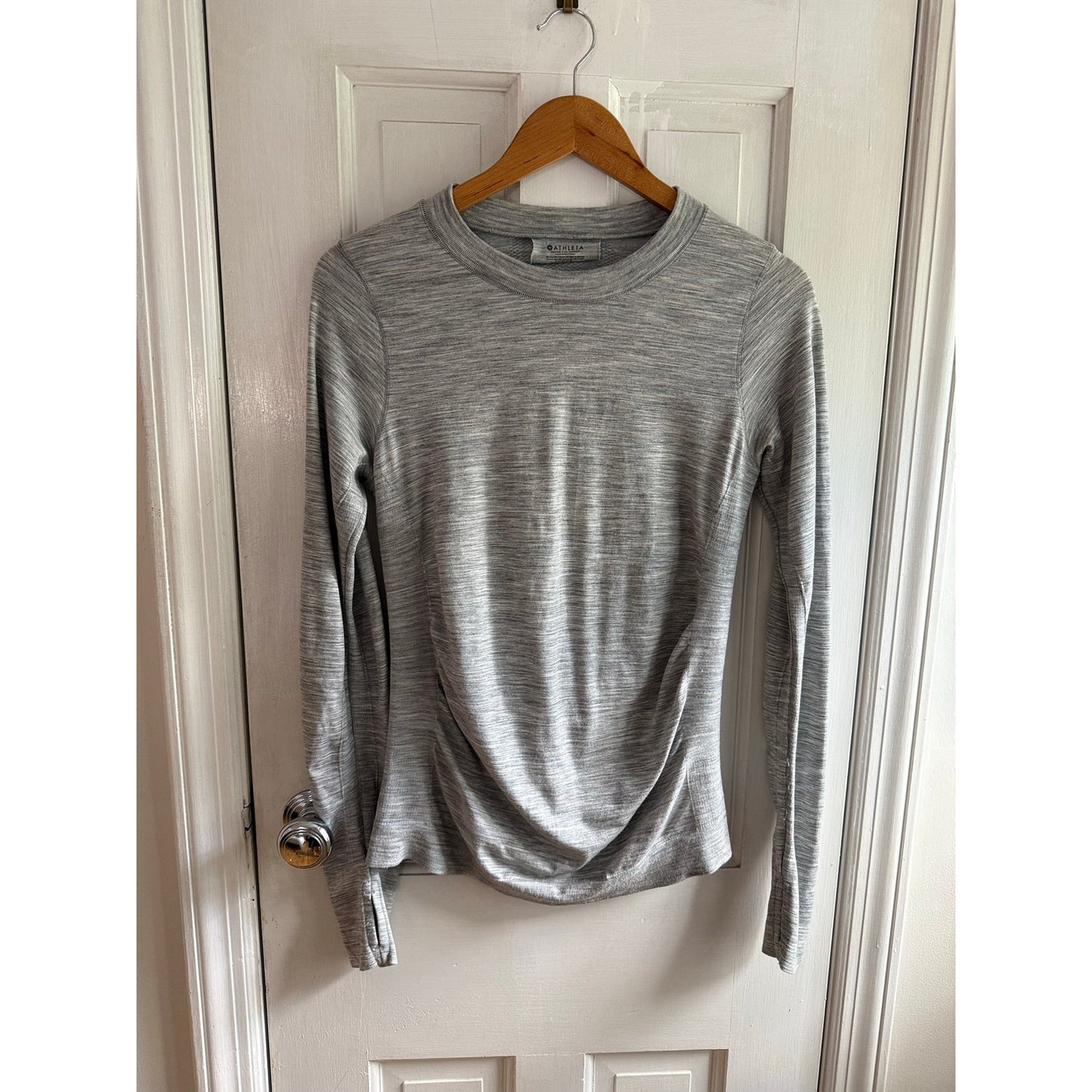 Title: Athleta Heathered Gray Long Sleeve Crewneck Top - Size Medium M - EUC