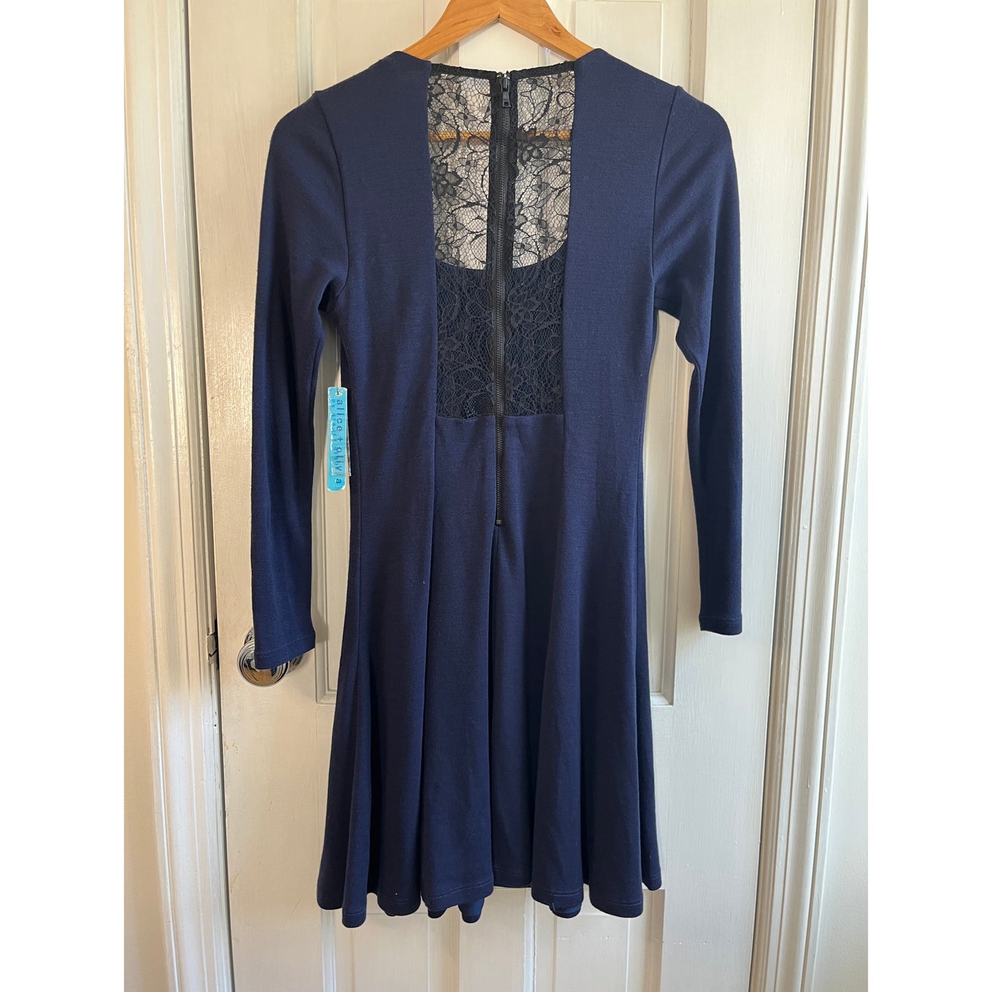 Alice + Olivia NWT Fionna Navy Blue 3/4 Sleeve Dress Sz 6 - Lace Back Designer