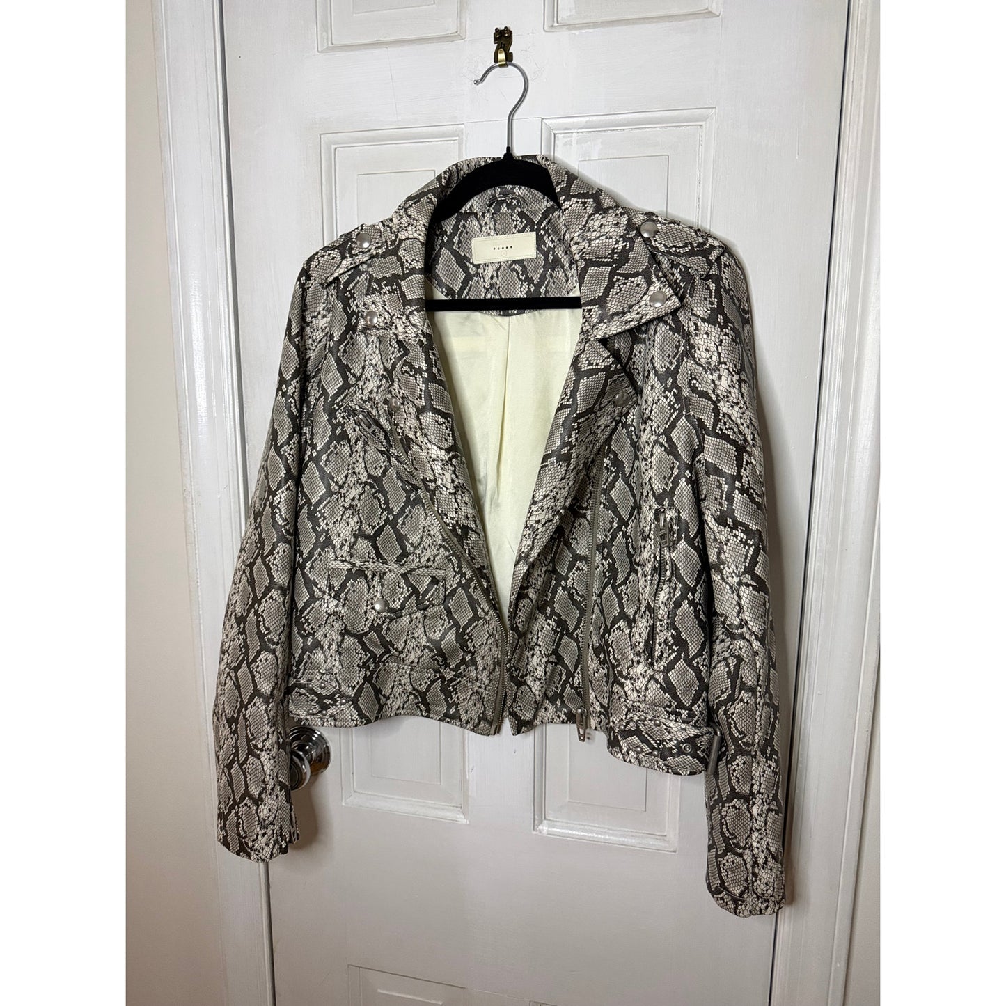 BLANK NYC Snake Print Bomber Jacket Medium Cropped Y2K Vegan Leather Moto