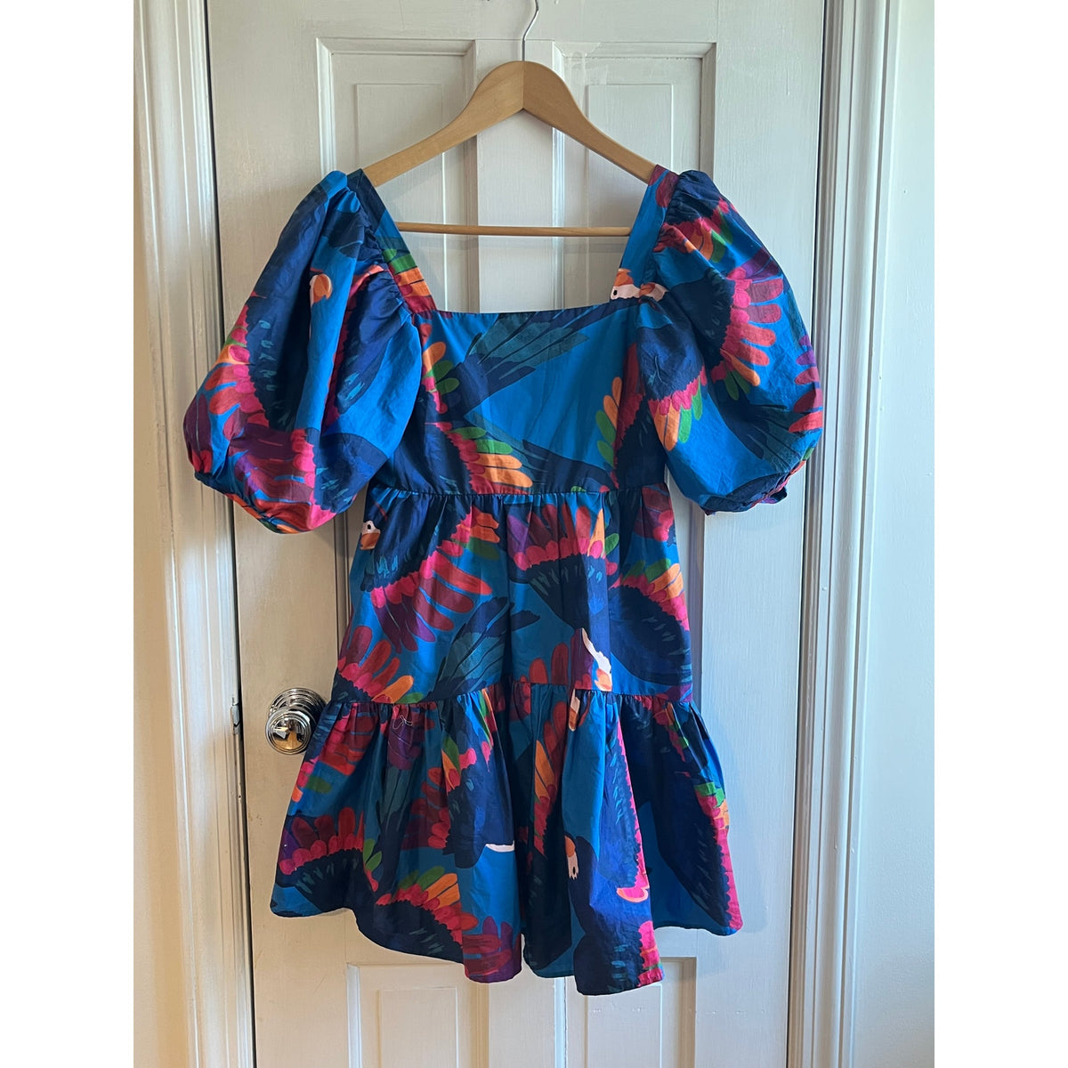 FARM RIO Blue Toucans Mini Dress XS Puff Sleeve Tiered Tropical Boho LIKE NEW