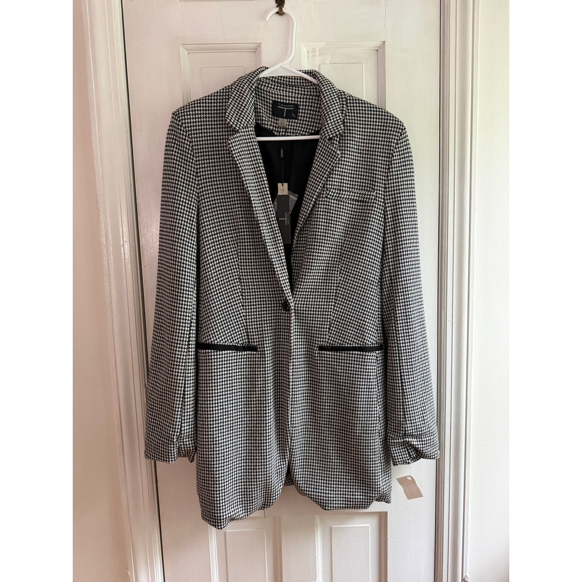 Tahari Women's Black & White Pattern Blazer Jacket - Size 8 NWT