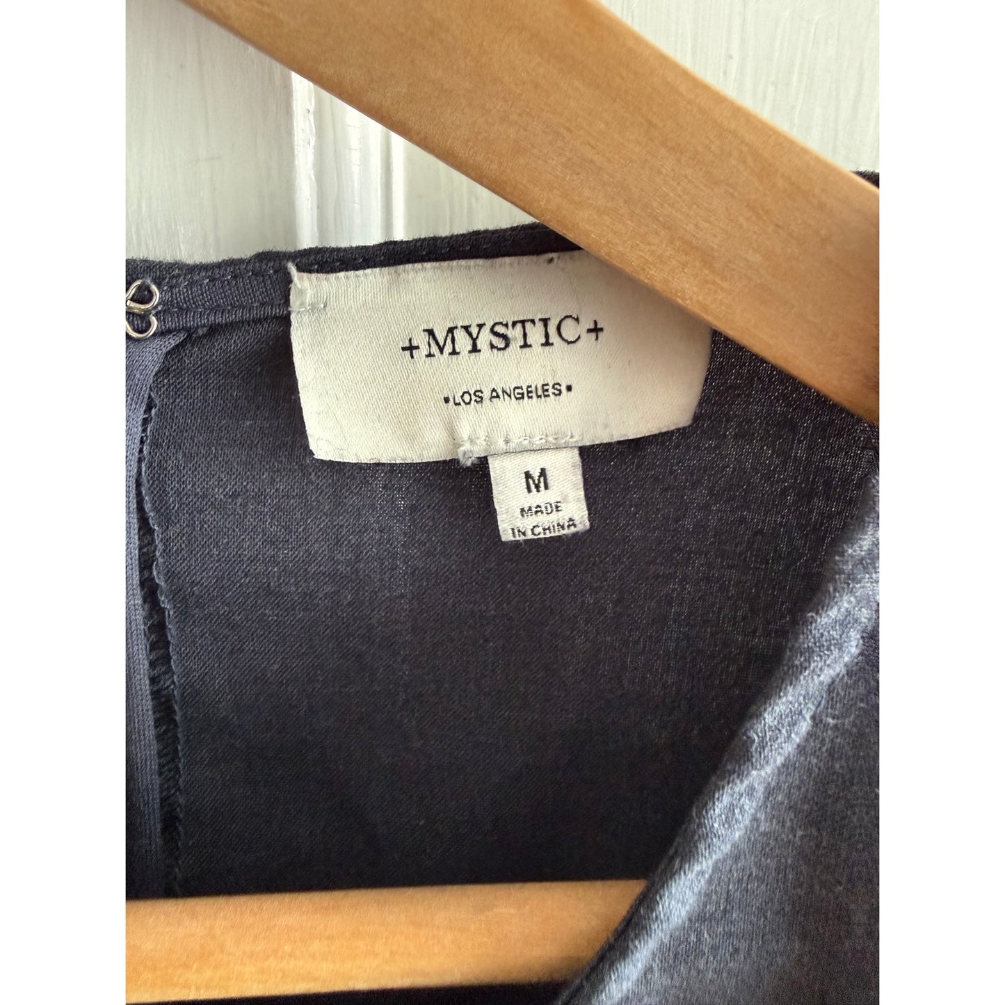 Mystic Los Angeles Grey Flutter Sleeve Sheath Dress - Size Medium - EUC