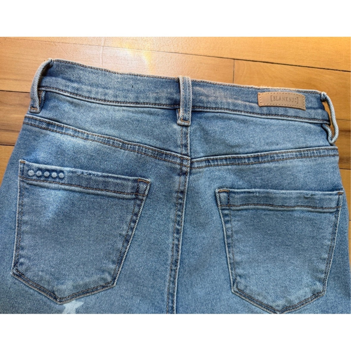 Blank NYC The Madison Crop Jeans 25 Light Wash White Star Print Denim EUC