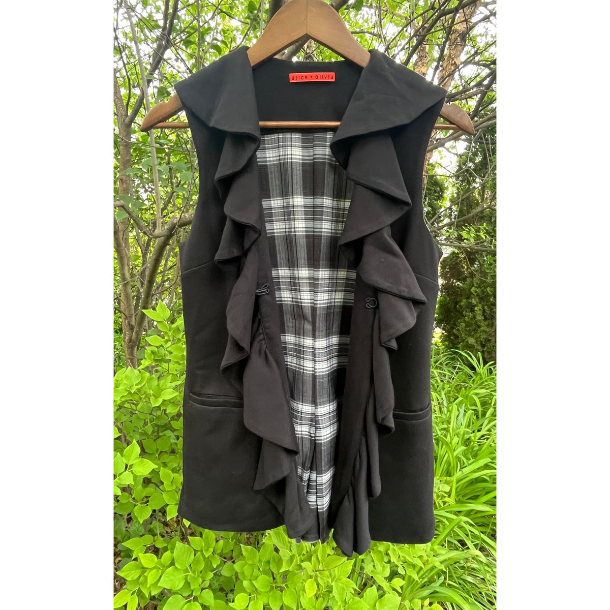 Alice + Olivia Kassidy Ruffle Front Ponte Knit Vest Black Plaid Lining Medium