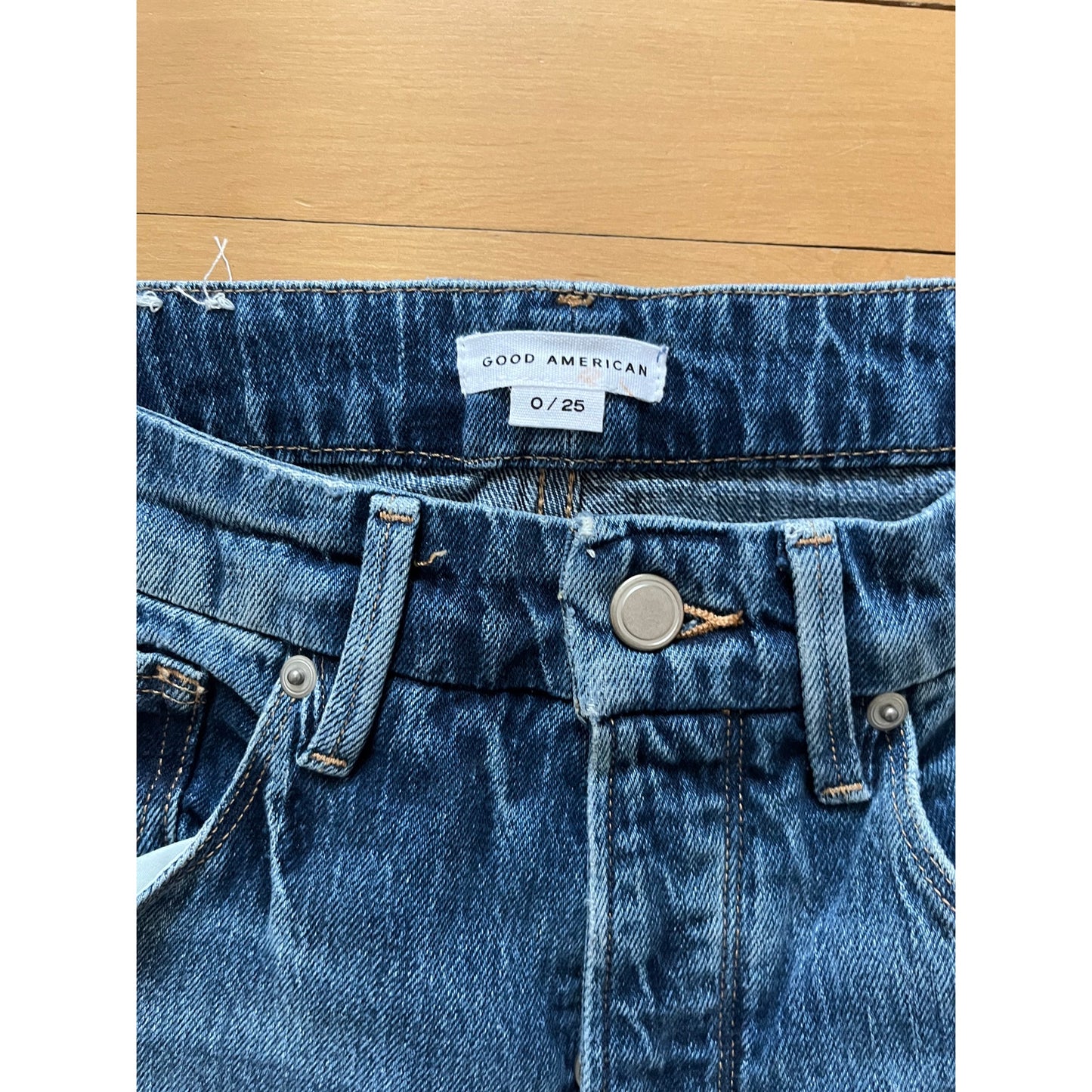 Good American Good Boy Straight Slit Hem Jeans 0/25 - ✨ High Rise Comfort ✨