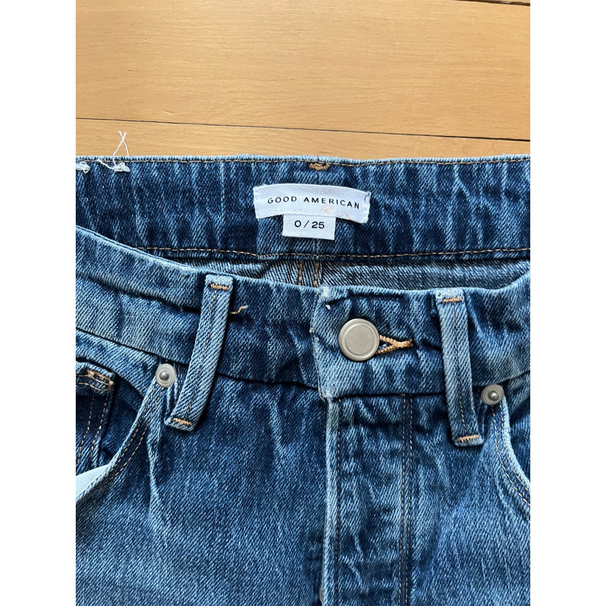 Good American Good Boy Straight Slit Hem Jeans 0/25 - ✨ High Rise Comfort ✨