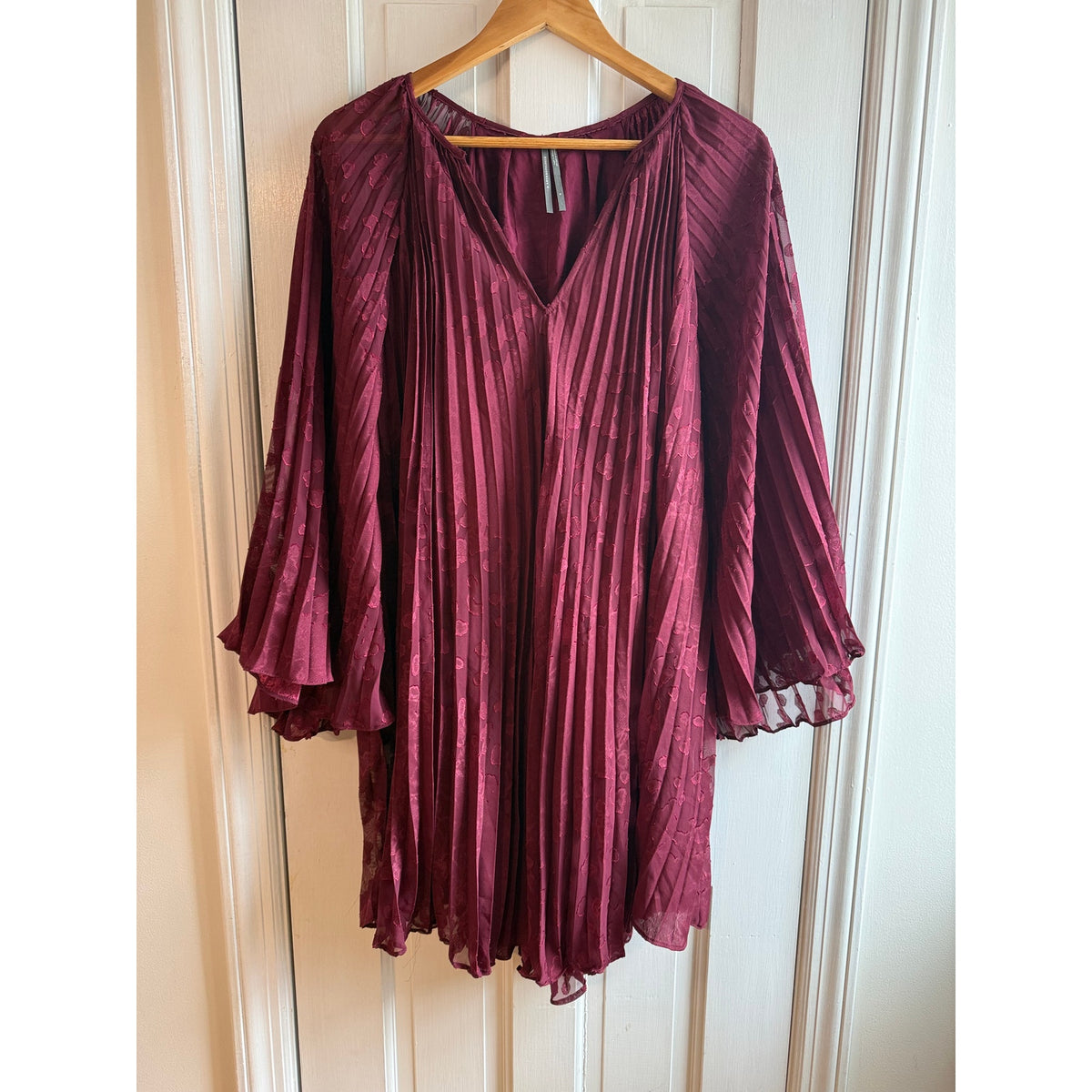 Anthropologie Toulon Pleated Bell Sleeve Mini Dress Small - Burgundy Boho EUC