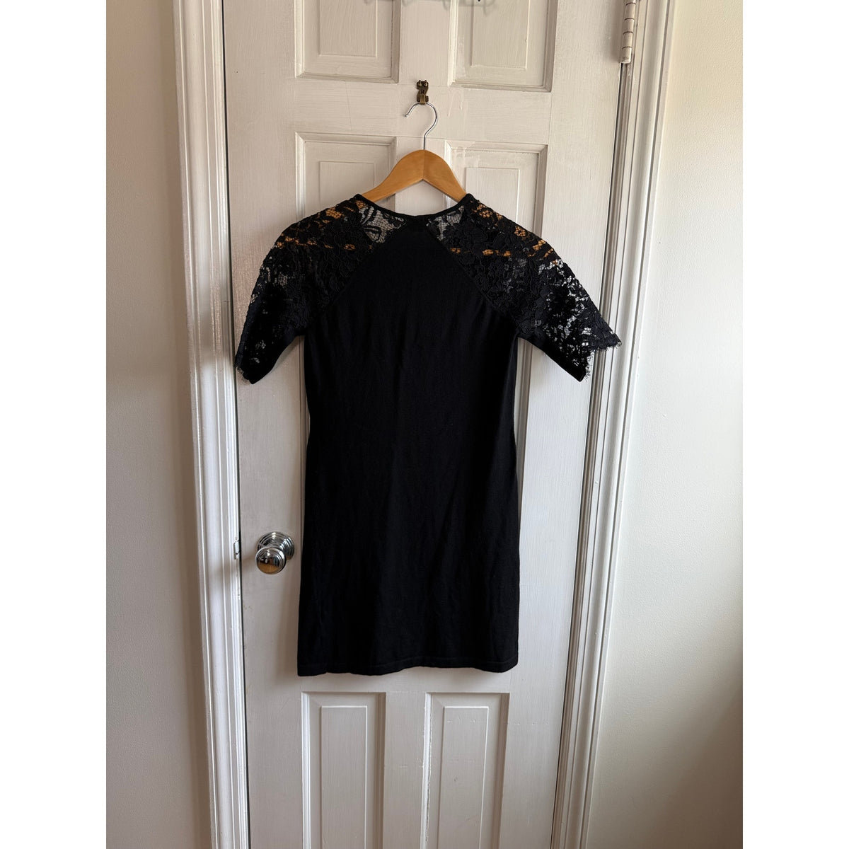 Theory Jiya LC Evian Stretch Dress Black Lace Sleeves Size Small EUC