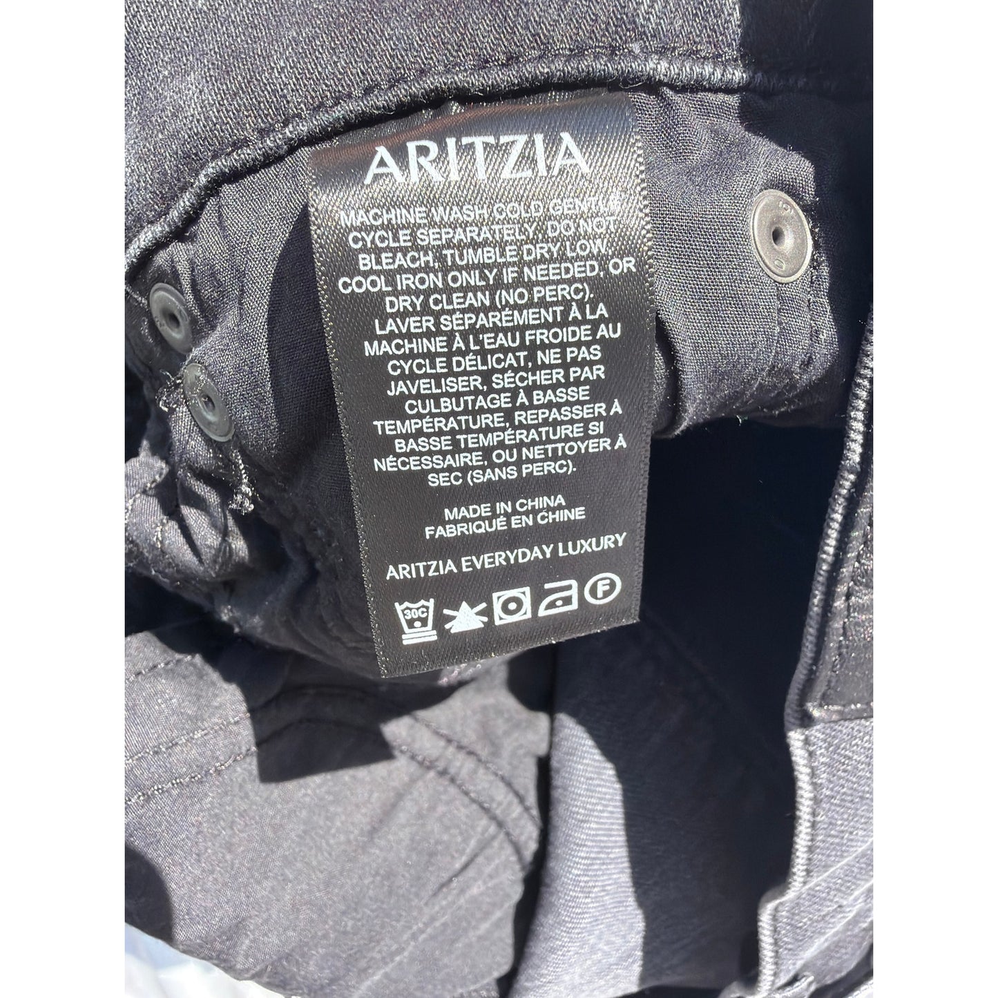 Denim Forum Size 26 90's Sculpt Mid-Rise Straight Black Jeans
