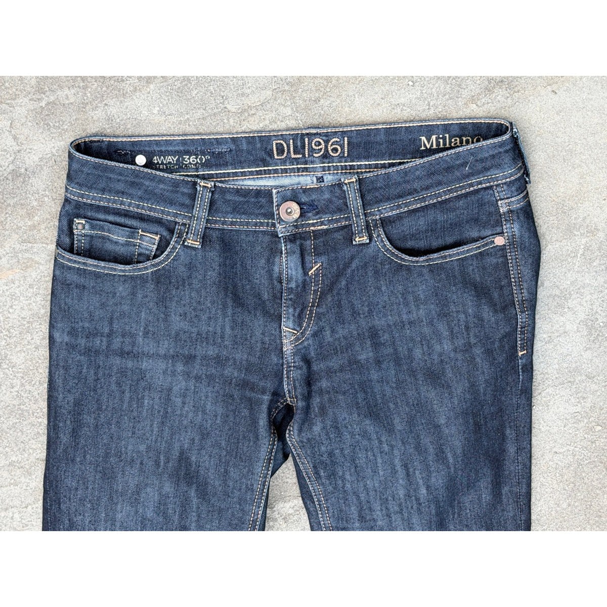DL1961 Milano 4Way 360 Stretch Dark Wash Straight Jeans Size 29 Inseam 30