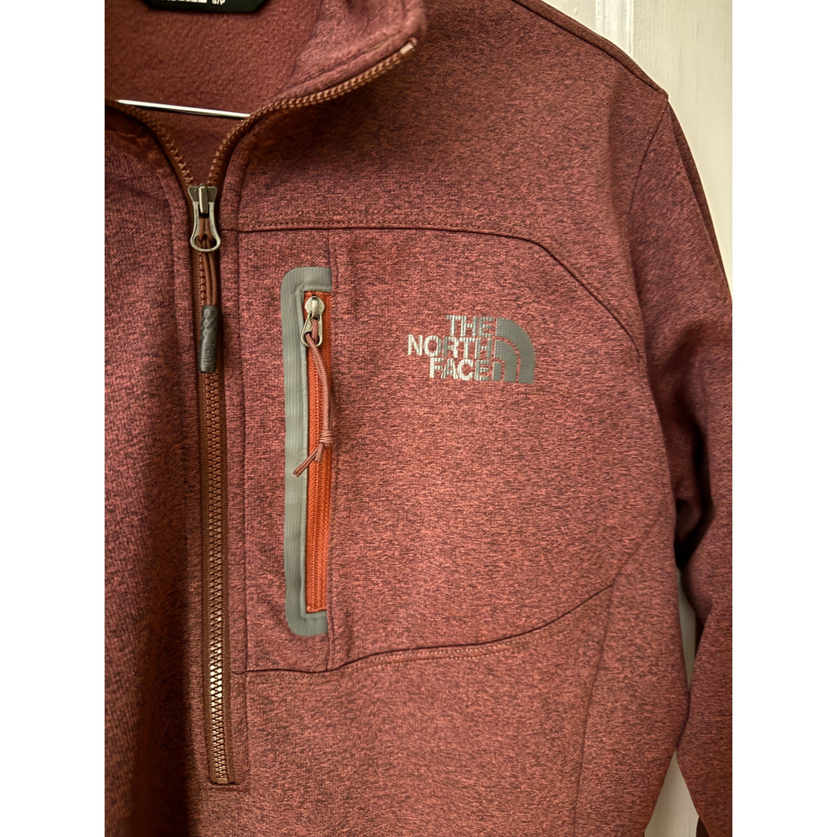 The Northface Men's 1/4 Zip Pullover - Wine Size Small