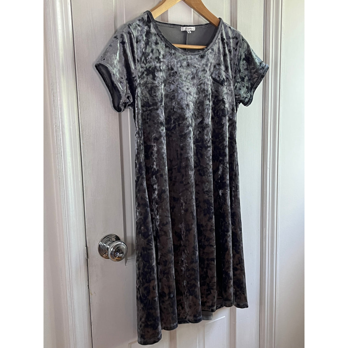 Z Supply Nivea Crushed Velvet Mini Sheath Dress XS - Silver ✨👗