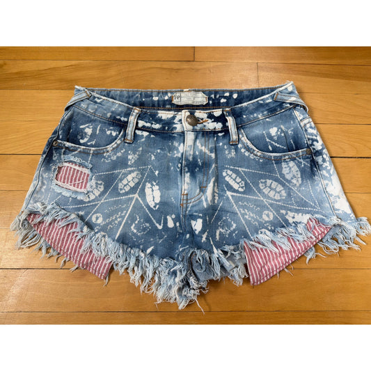 Free People Size 27 White pattern Ripped shorts with Red Striped pockets
