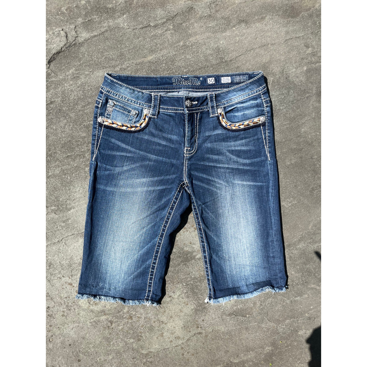 💎 Y2K Miss Me Embellished Winged Bermuda Shorts Size 30 💎