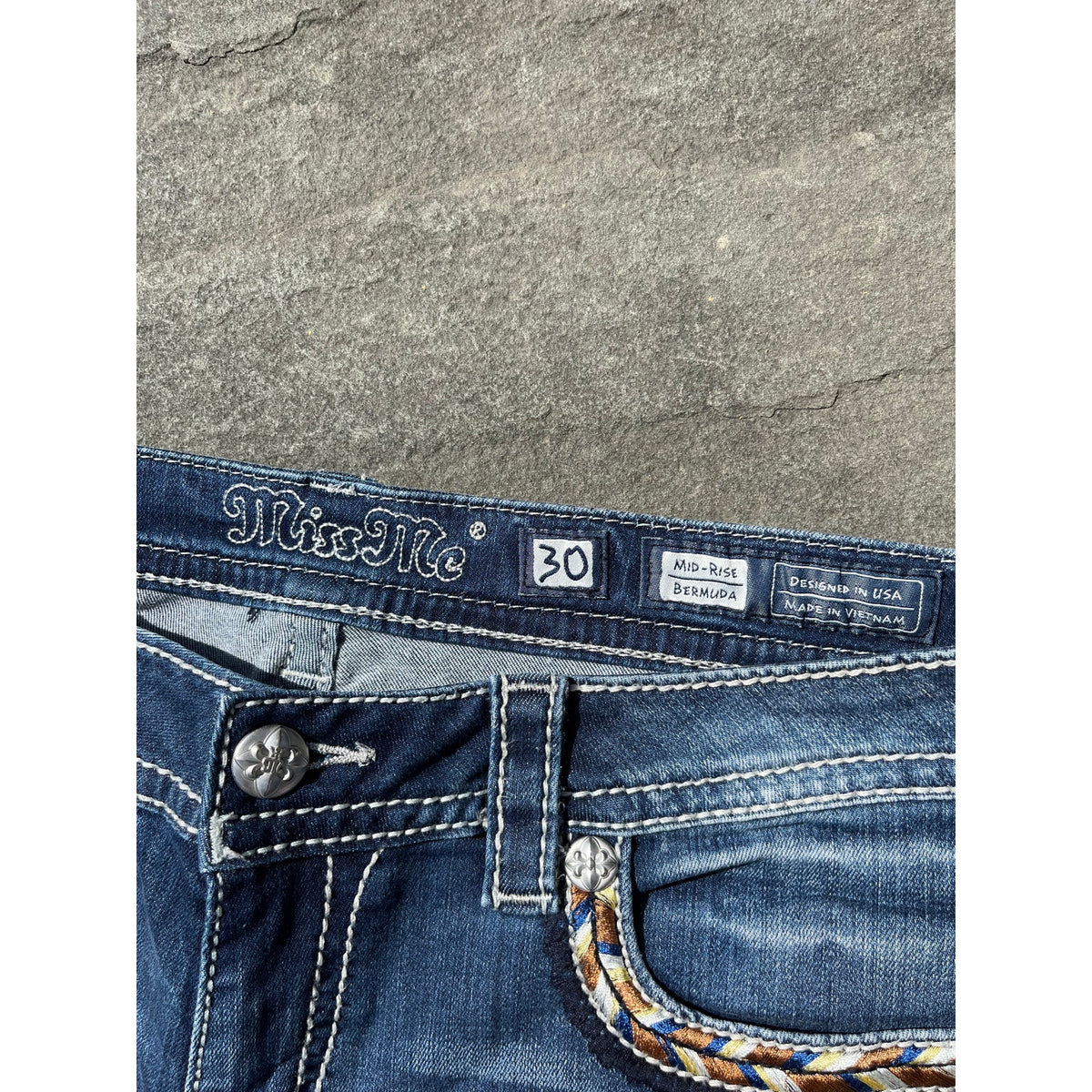 💎 Y2K Miss Me Embellished Winged Bermuda Shorts Size 30 💎