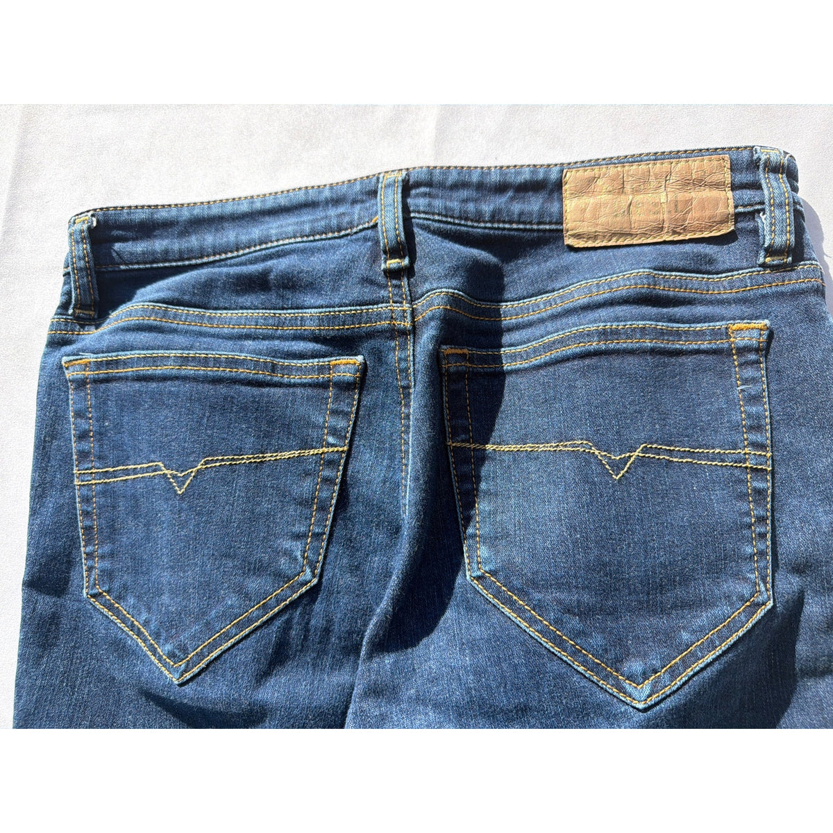 Vintage Diesel Skinzee Size 29x30 Super Slim Skinny Midrise Dark Wash Jeans EUC