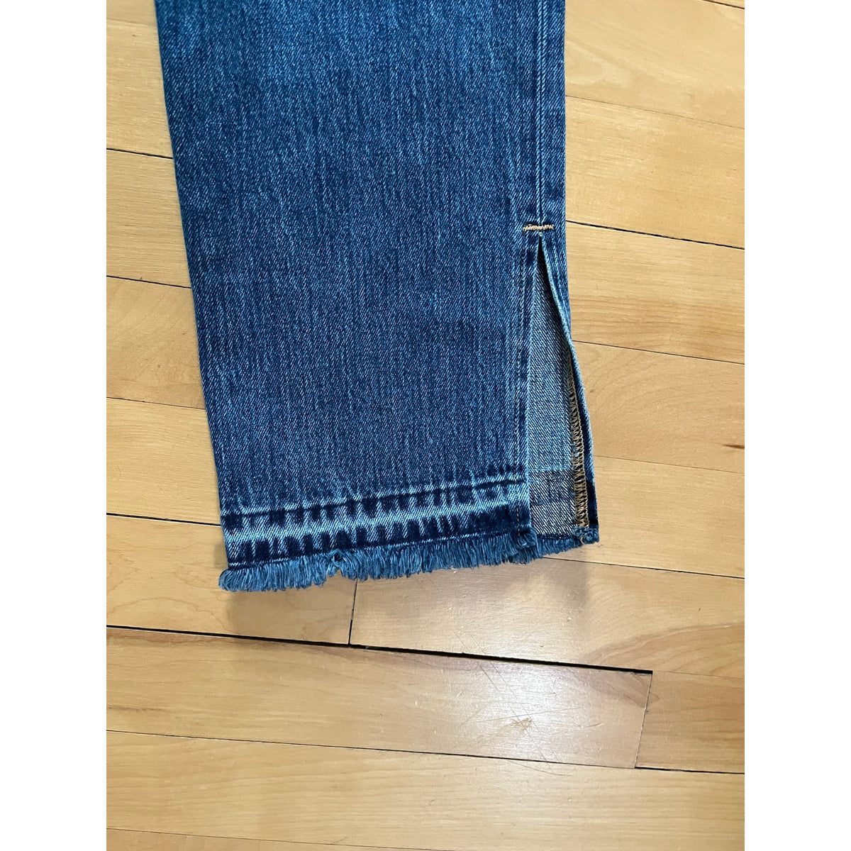 Good American Good Boy Straight Slit Hem Jeans 0/25 - ✨ High Rise Comfort ✨