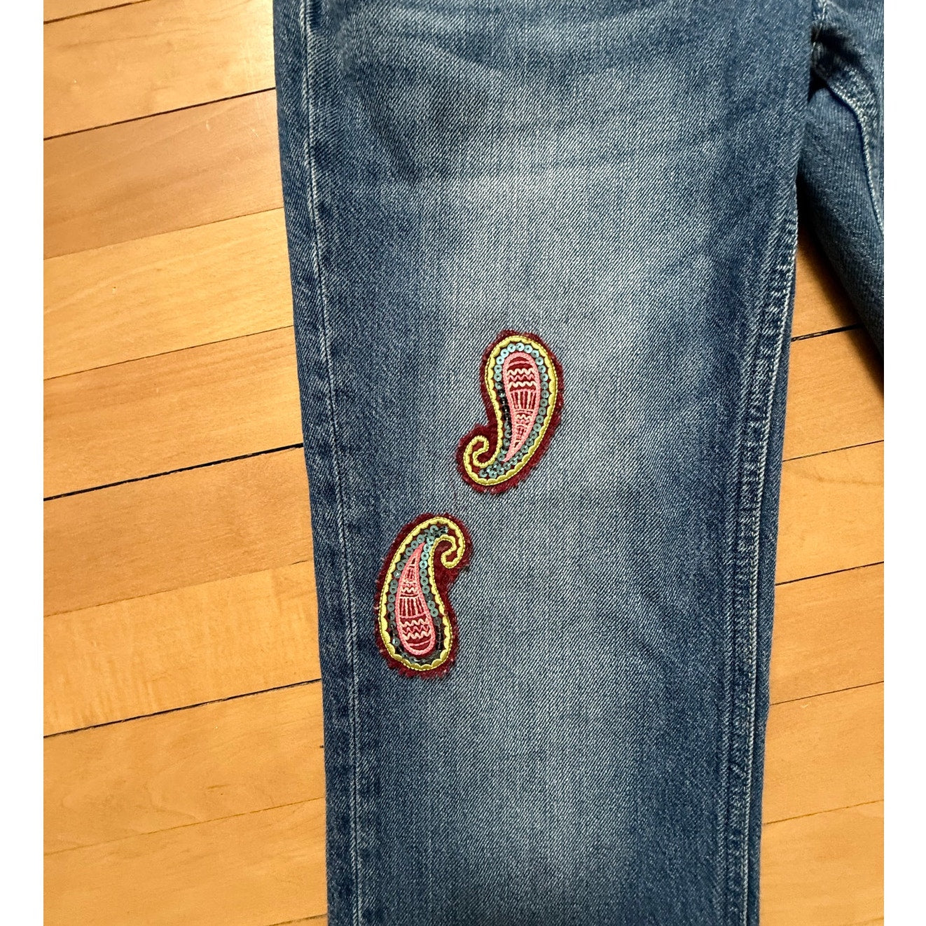 We The Free Maggie Mid-Rise Straight Jeans - Size 25 - with Paisley & Distressed