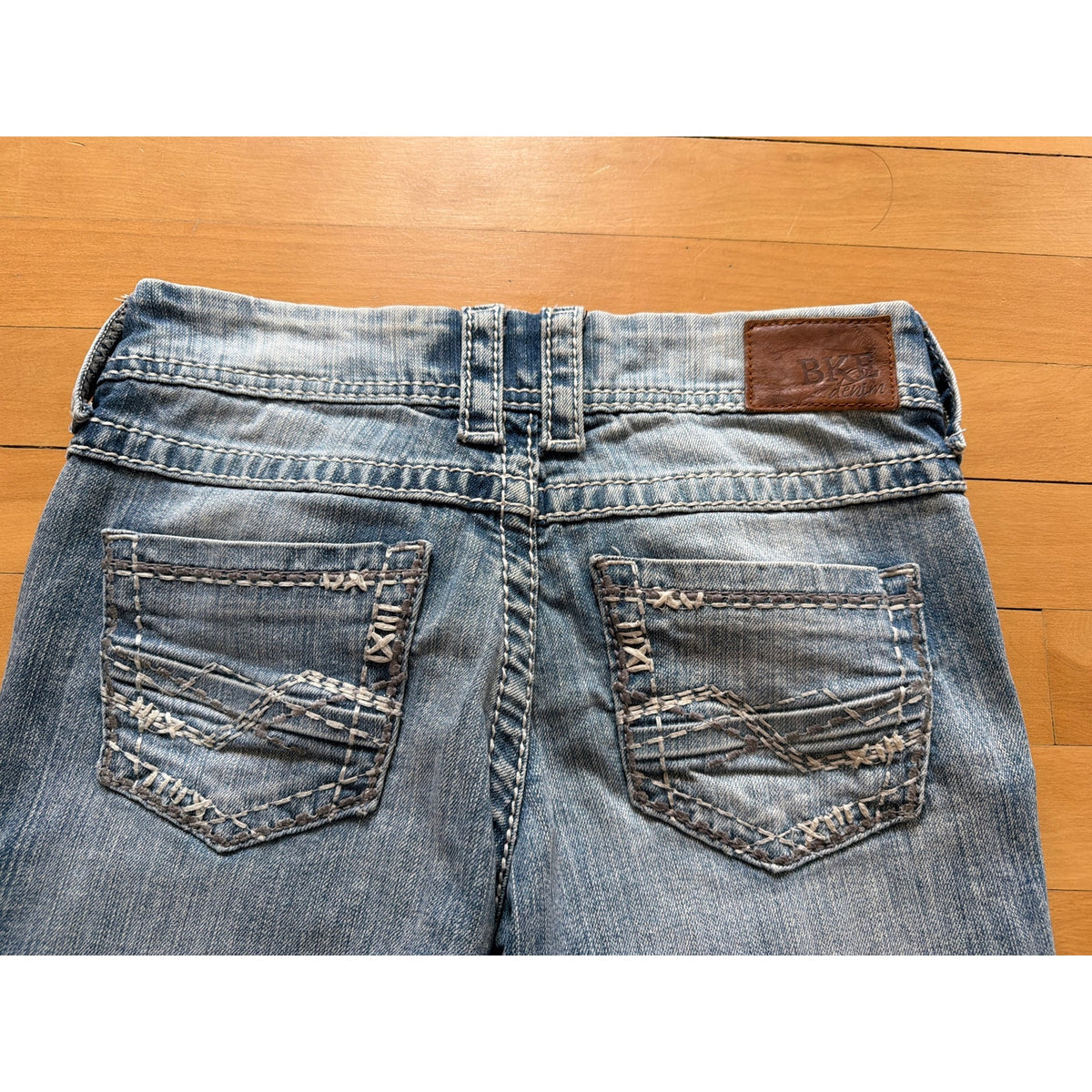 BKE Denim Sabrina Low Rise Bootcut Jeans Women's 26 Light Wash Distressed