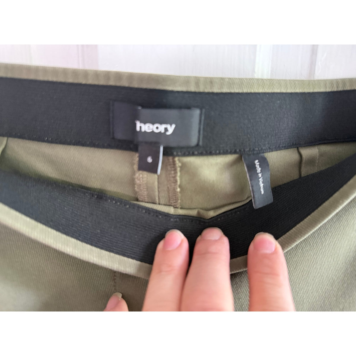 Theory Olive Green Cropped Tailored Skinny Pants Size 6 | EUC Stretch Trousers