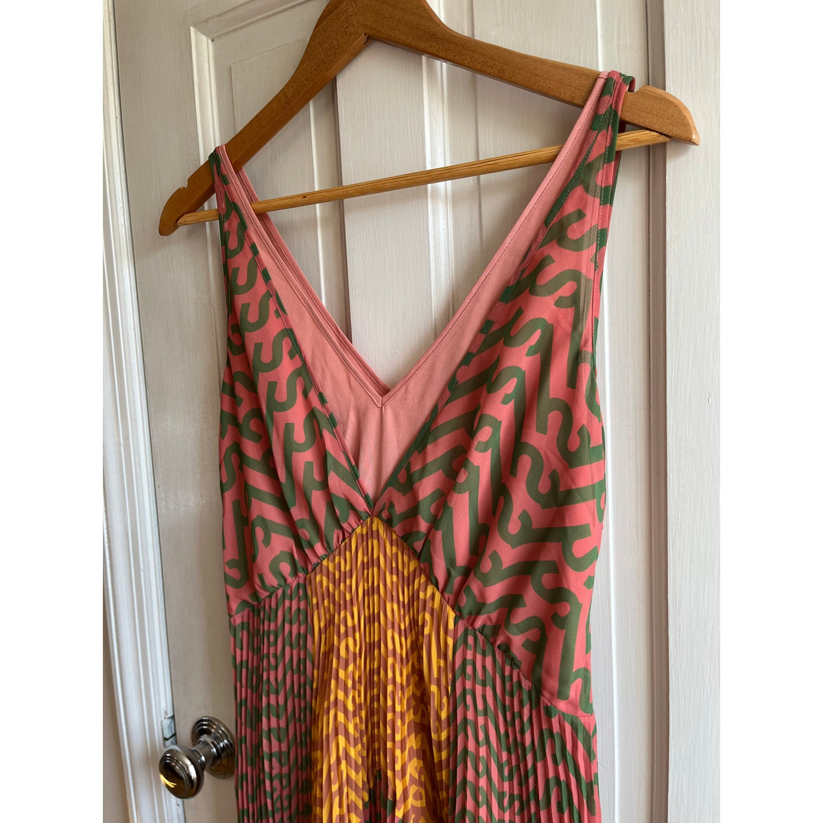 🌟 NWT Self-Portrait Logo Print Pleated Chiffon Maxi Dress Pink Green Size 4 US