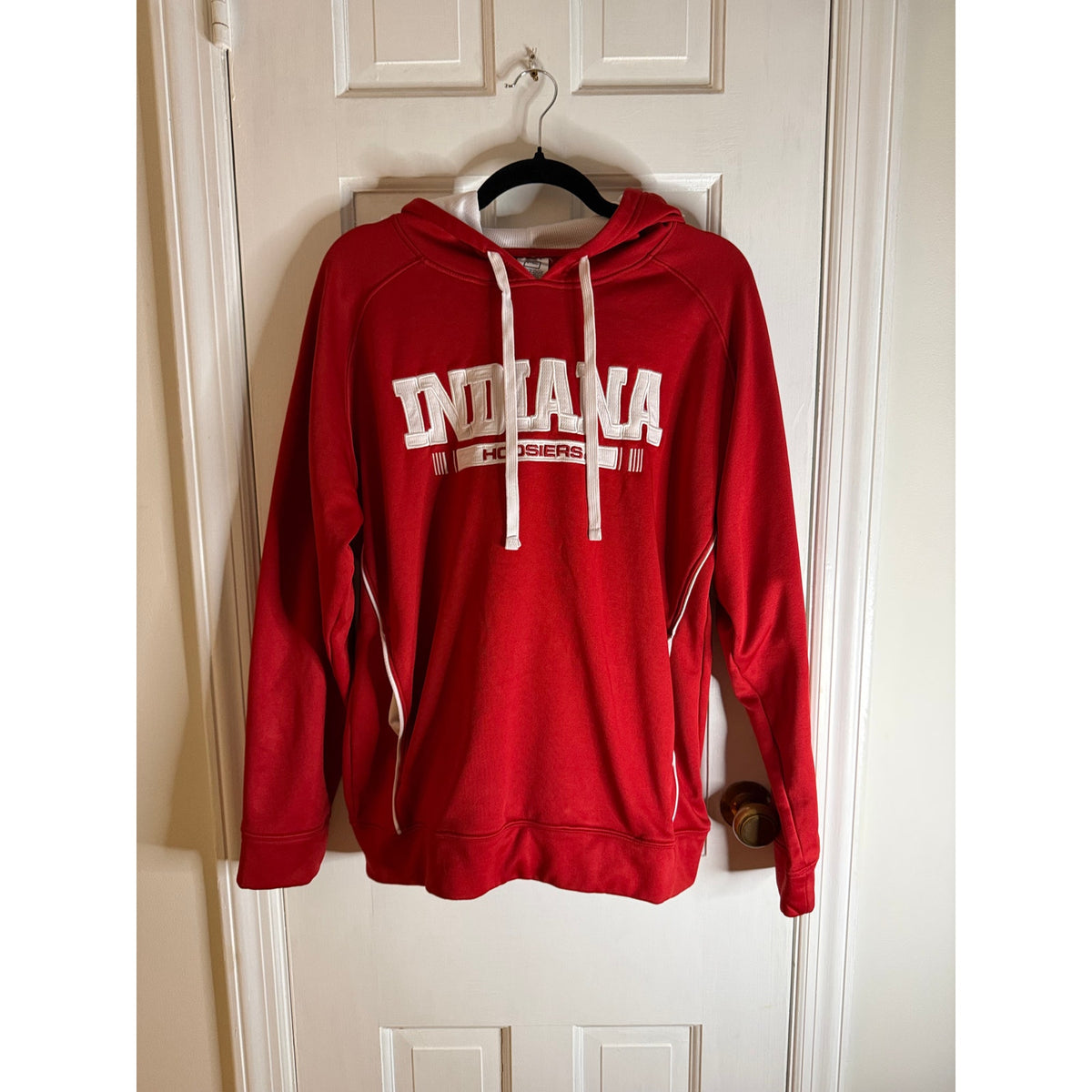 Men's Indiana Hoosiers Hoodie with front pocket - Size Medium