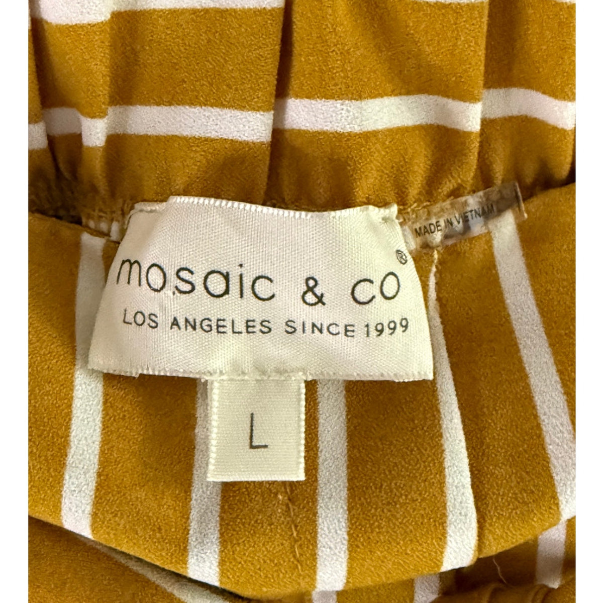 Mosaic & Co Gold White Striped Tie Waist Shorts Large L EUC Mustard Pleated
