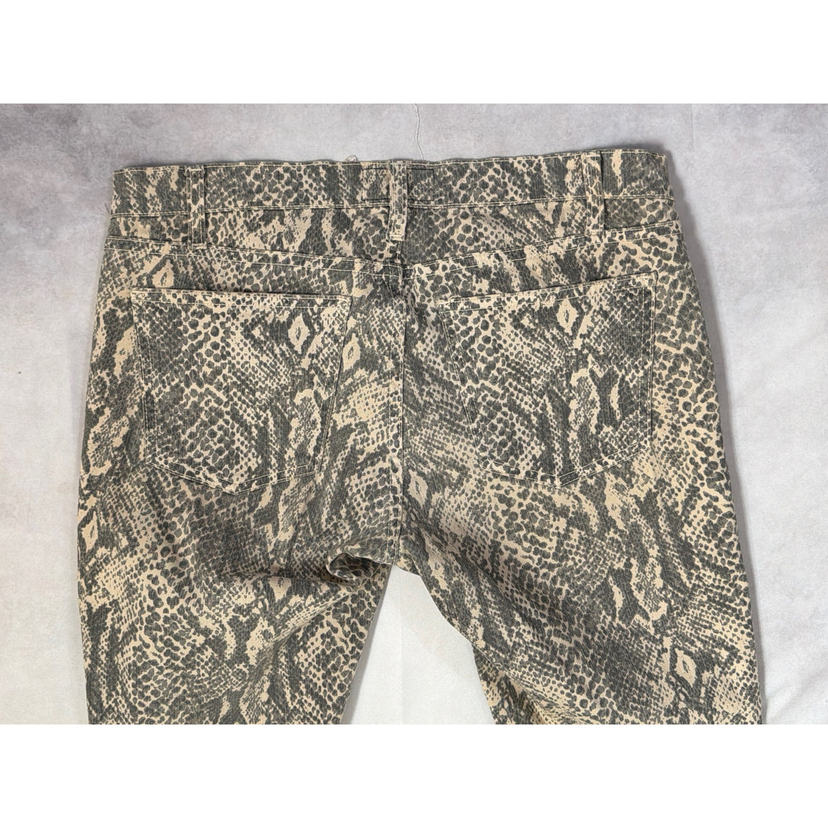 Current/Elliott The Ankle Skinny Jeans Gray Snake Print Canvas Size 30