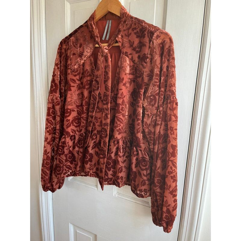 By Anthropologie Velvet Burnout Tie Neck Blouse Rust Copper Floral Peplum Med