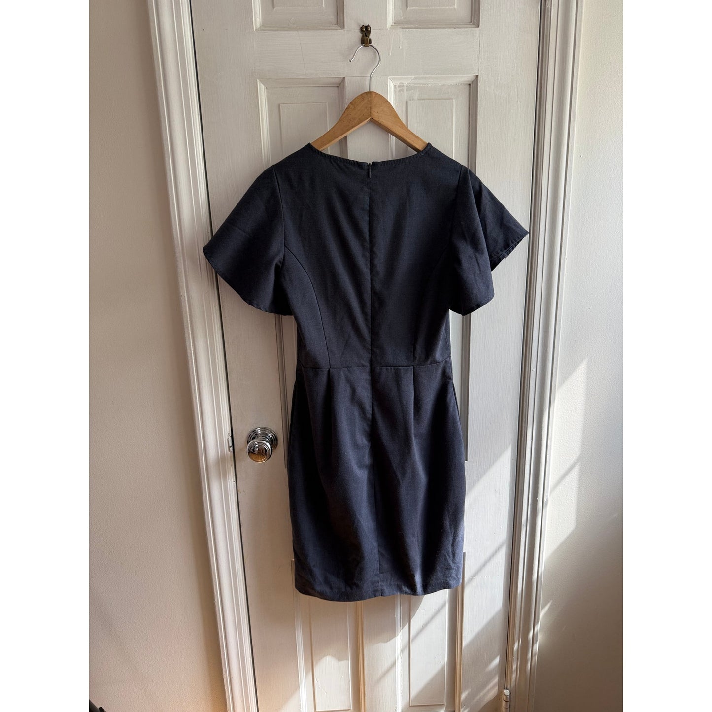 Mystic Los Angeles Grey Flutter Sleeve Sheath Dress - Size Medium - EUC