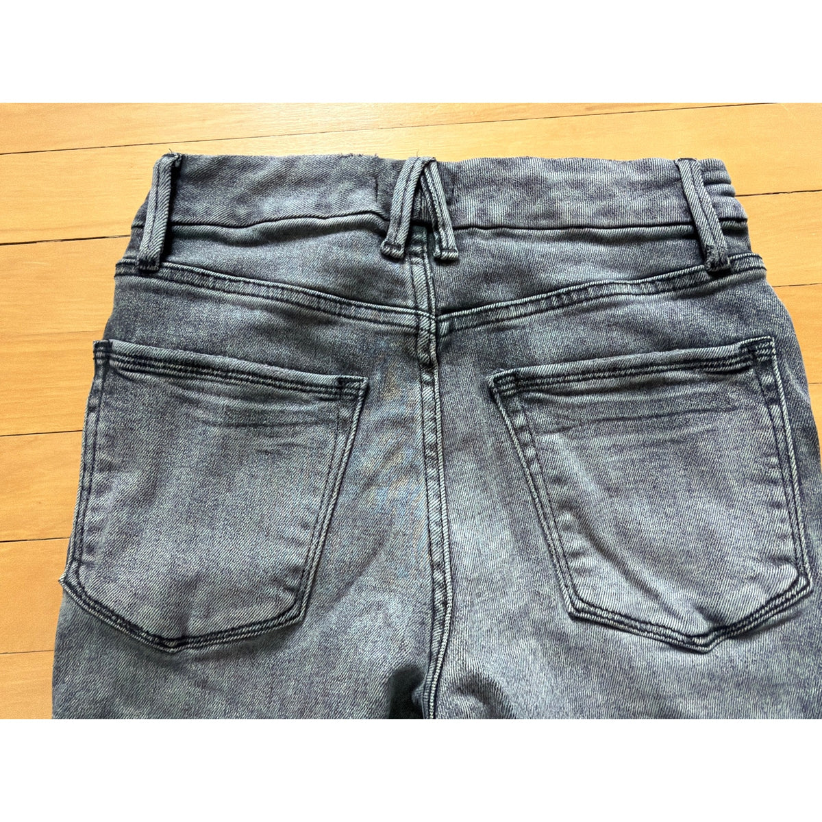 Good American Size 6/28 "Good Leg Curve" Faded Gray Skinny Jeans