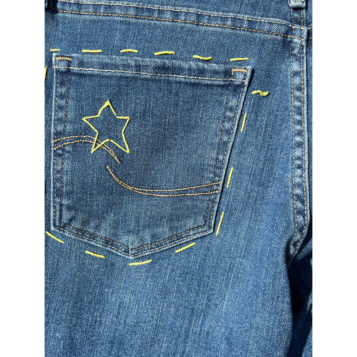 ✨ Signature by Levi Strauss Gold Mid-Rise Straight Embroidered Jeans 28 ✨