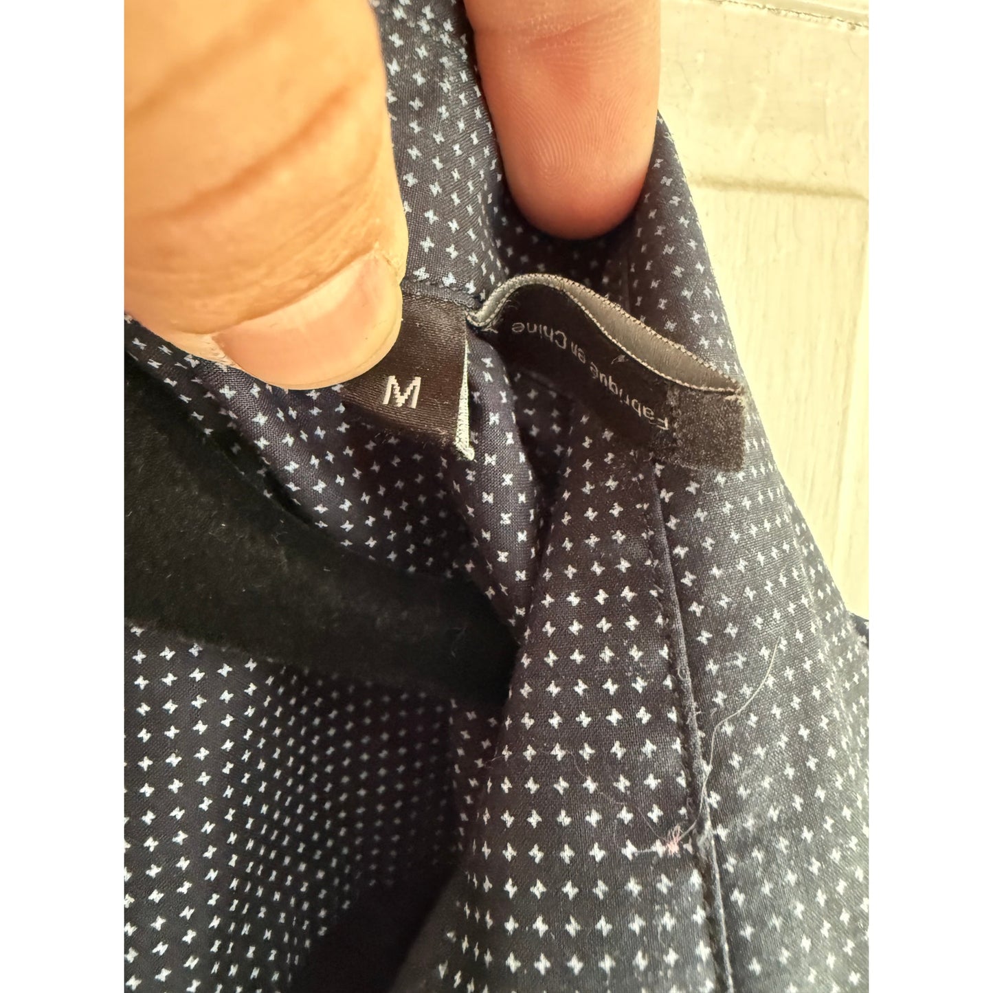 Theory Men’s Button Down Shirt Black White Micro Dot Size Medium EUC
