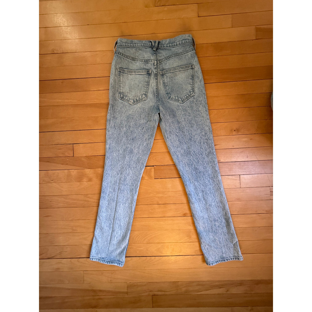 Veronica Beard 80s Style High Rise Straight Leg Jeans Light Wash Size 24 EUC