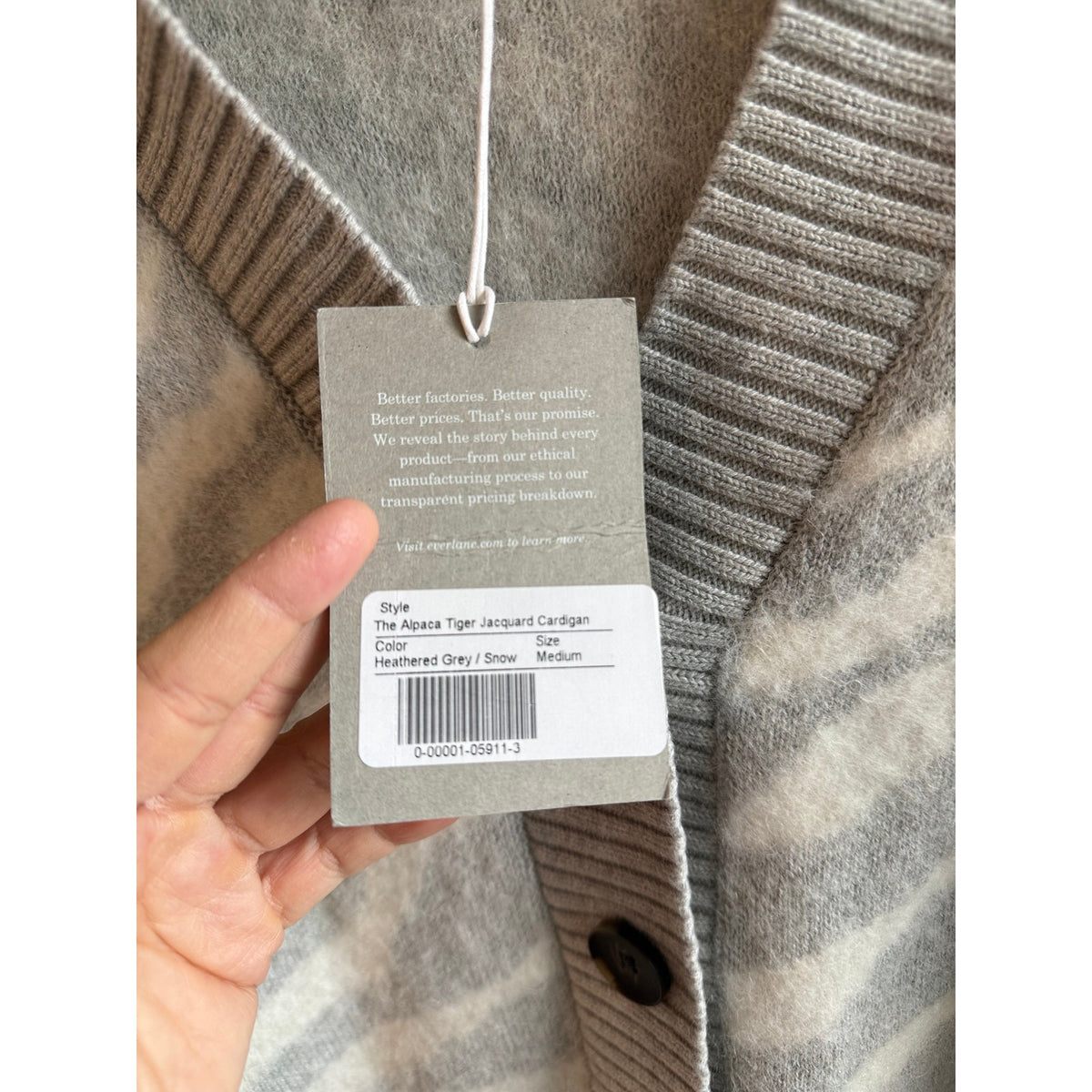 Everlane NWT The Alpaca Tiger Jacquard Cardigan M - Grey Snow Animal Print