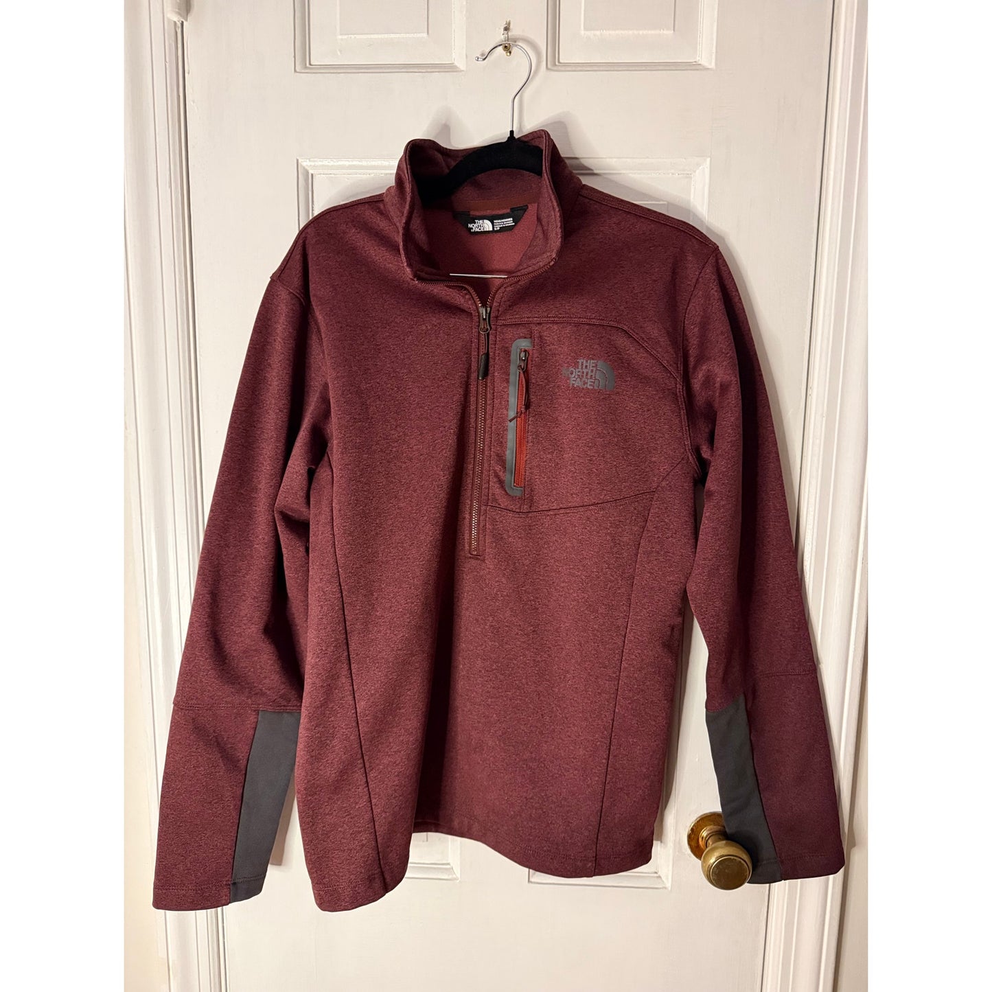 The Northface Men's 1/4 Zip Pullover - Wine Size Small