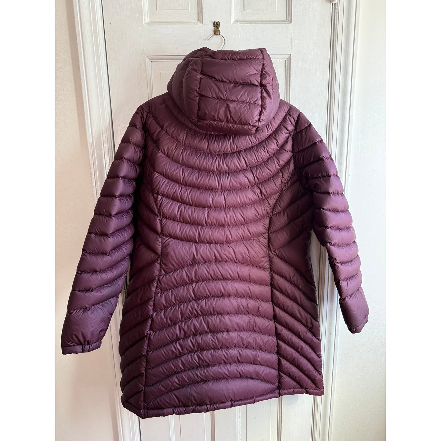 L.L.Bean Women's Ultralight 850 Down Hooded Coat - Burgundy - Size XL - EUC