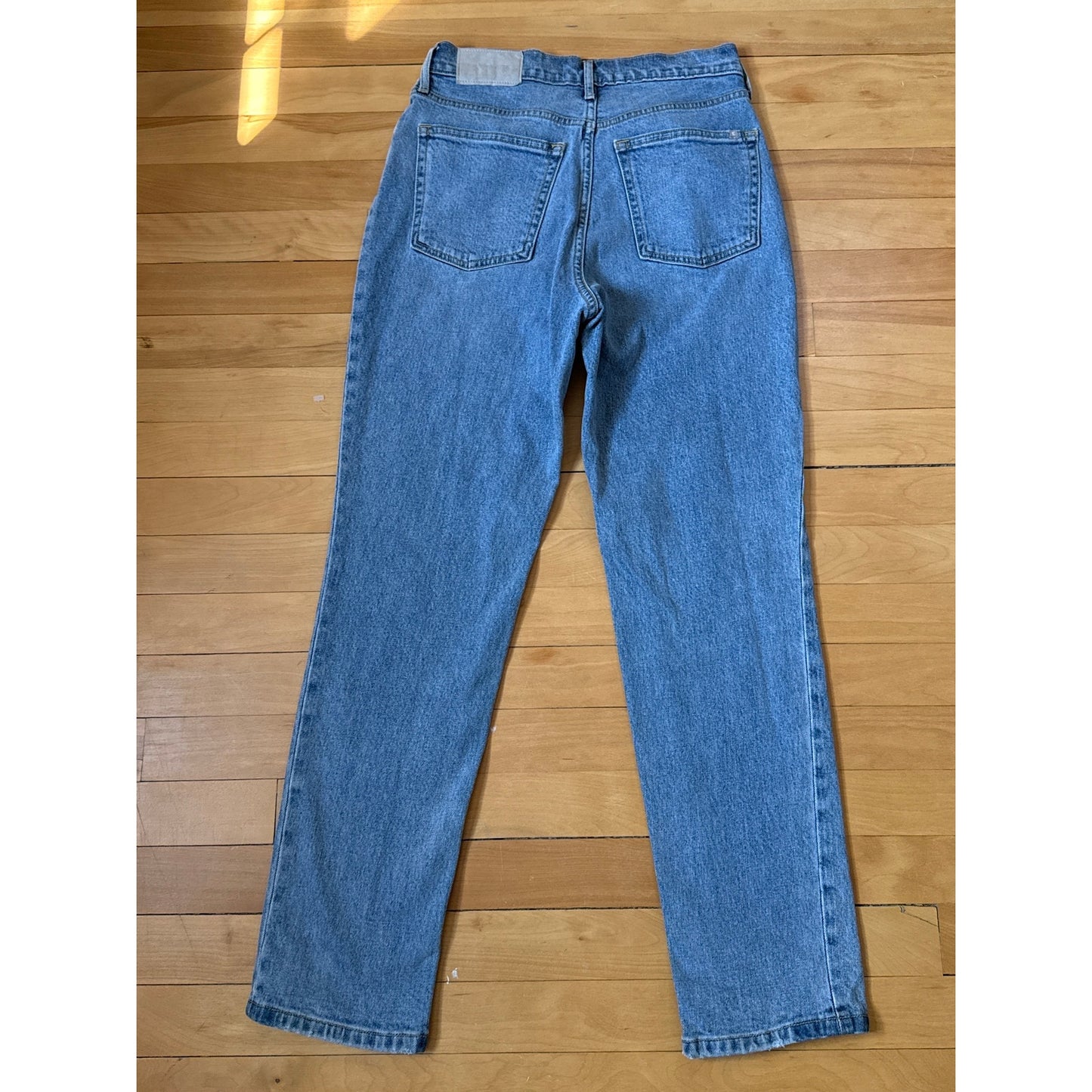 Everlane "The Original Cheeky Jean" Size 26 Crop Light Wash Jeans