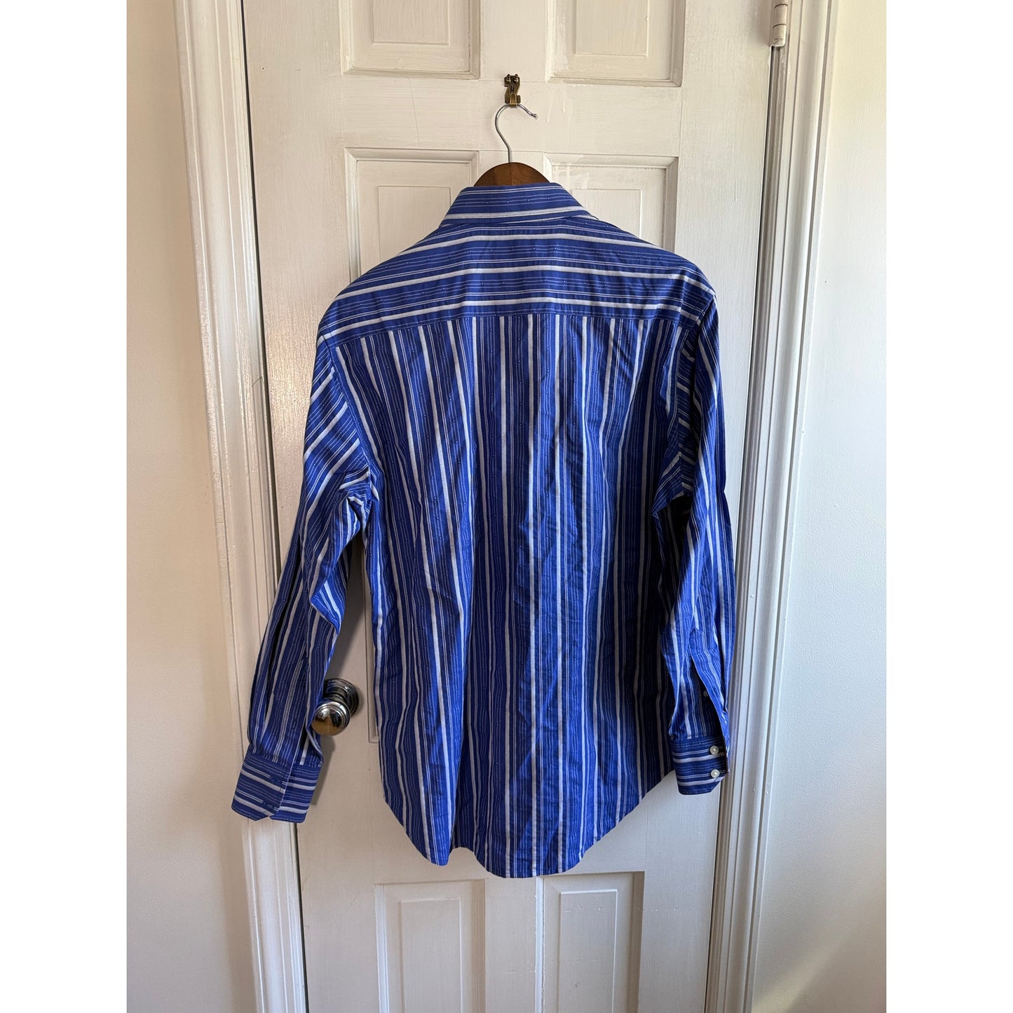 Robert Graham Blue & White Striped Woven Sport Shirt - Men's Size Medium - EUC