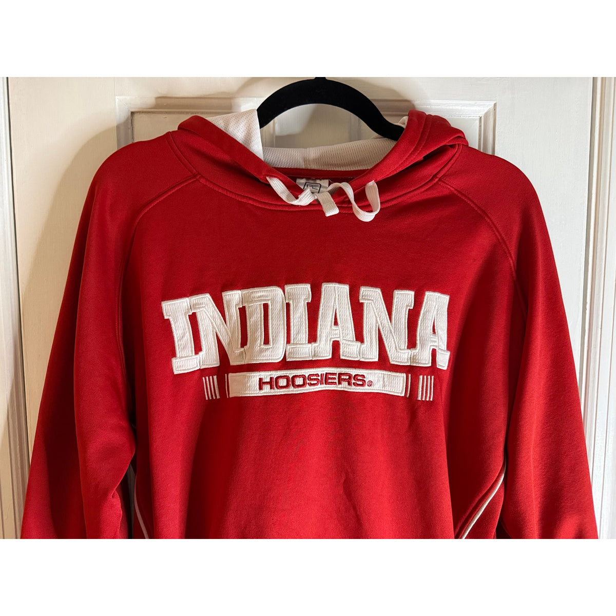 Men's Indiana Hoosiers Hoodie with front pocket - Size Medium