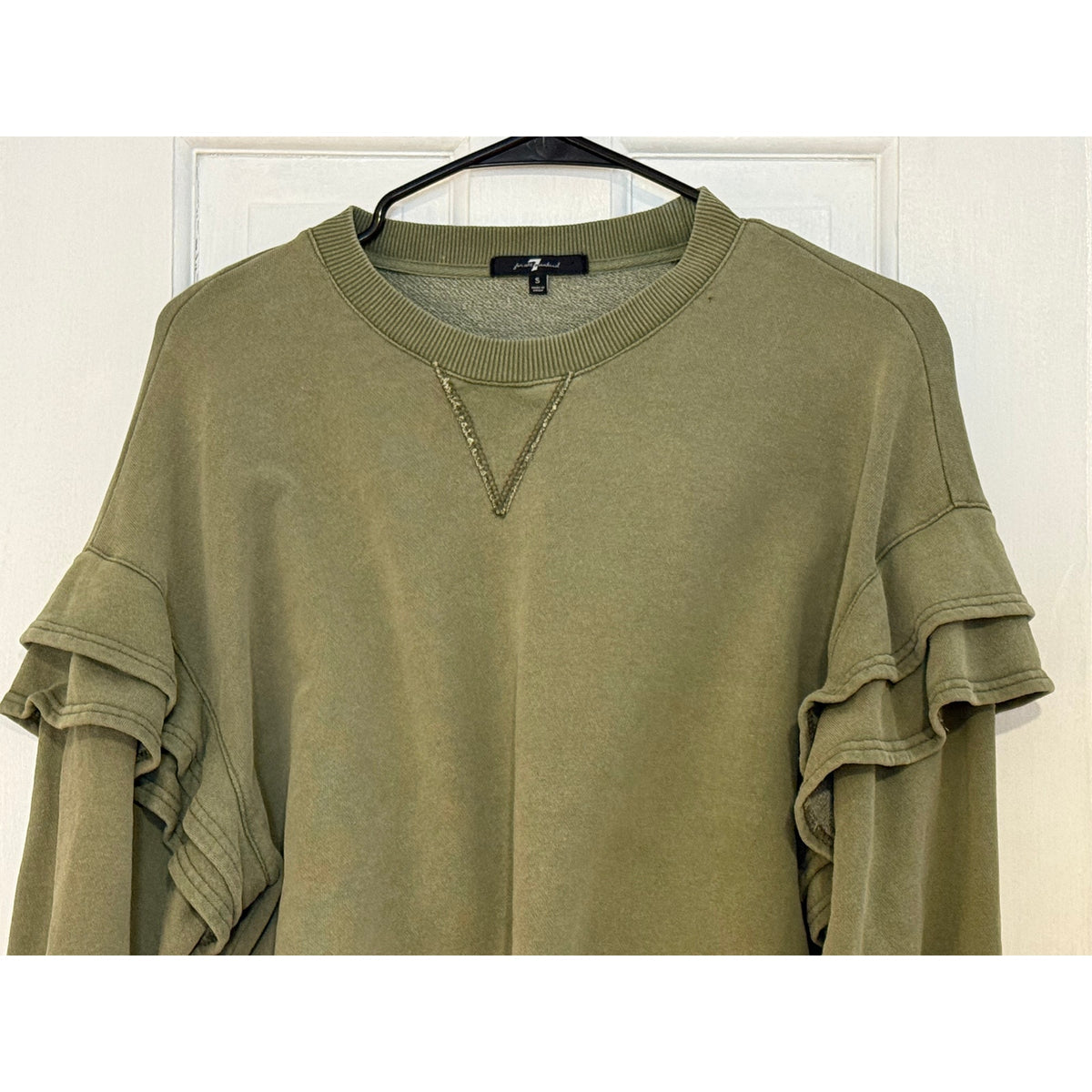 7 For All Mankind Ruffle Shoulder Crop Sweatshirt Olive Green Size Small Excellent Condition