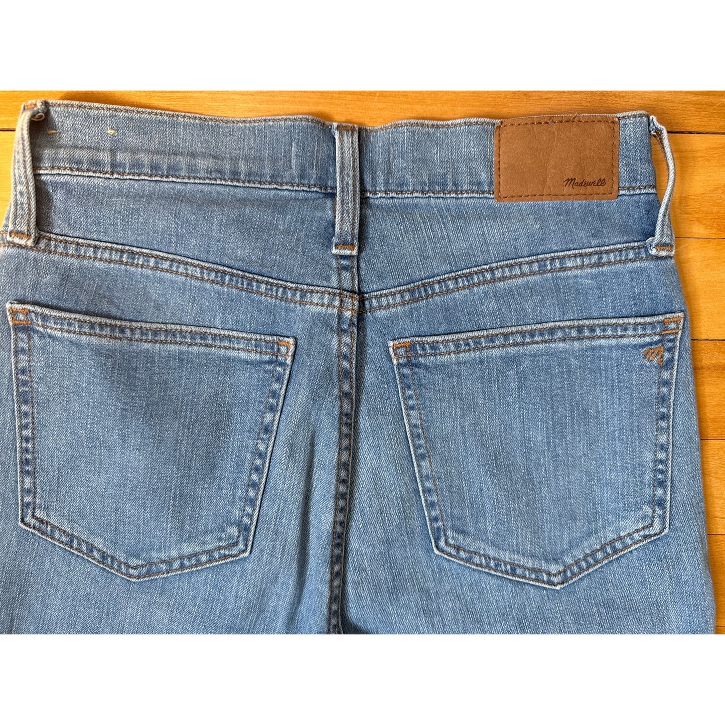 Madewell Size 25 Light Wash Mid Rise Vintage Slim Fit Ripped Jean