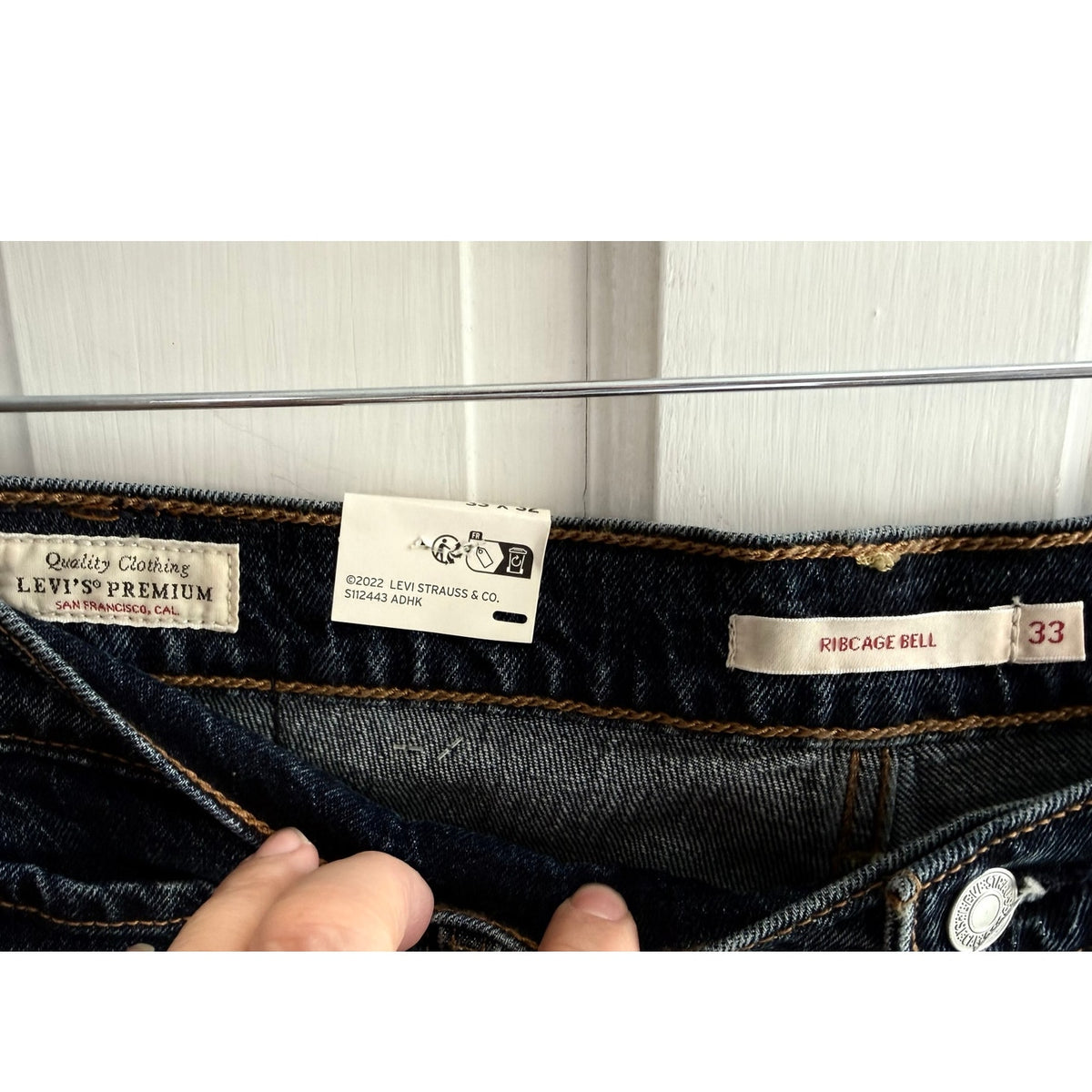 Levi's Premium Ribcage Bell Jeans - Size 33 - NWT