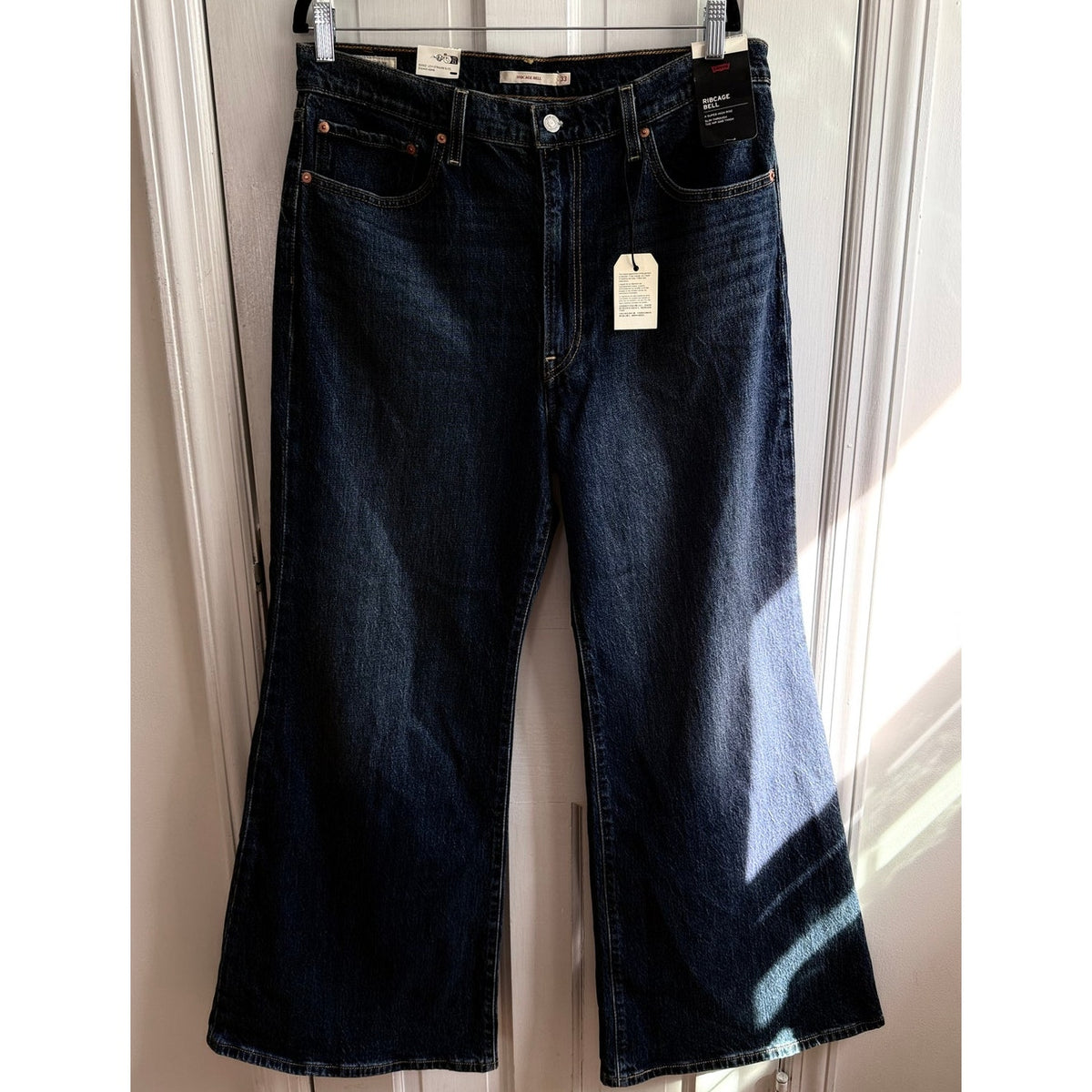 Levi's Premium Ribcage Bell Jeans - Size 33 - NWT