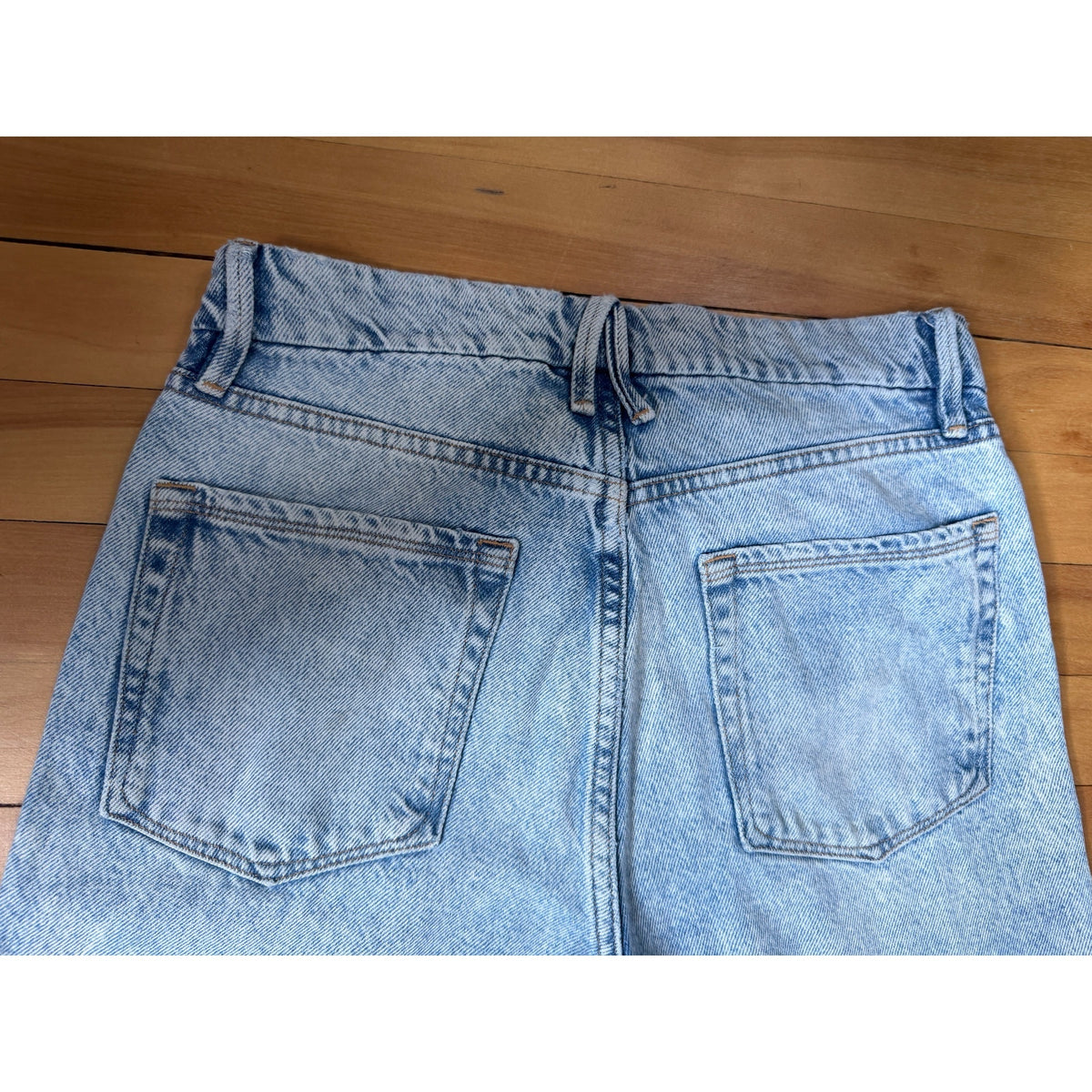 Good American Good Classic Distressed Cropped Jeans 4/27 EUC